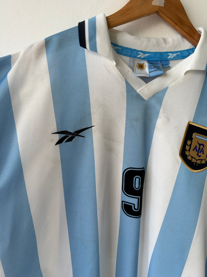(L fits XL) Argentina 1999-00 Home Shirt Batistuta #9