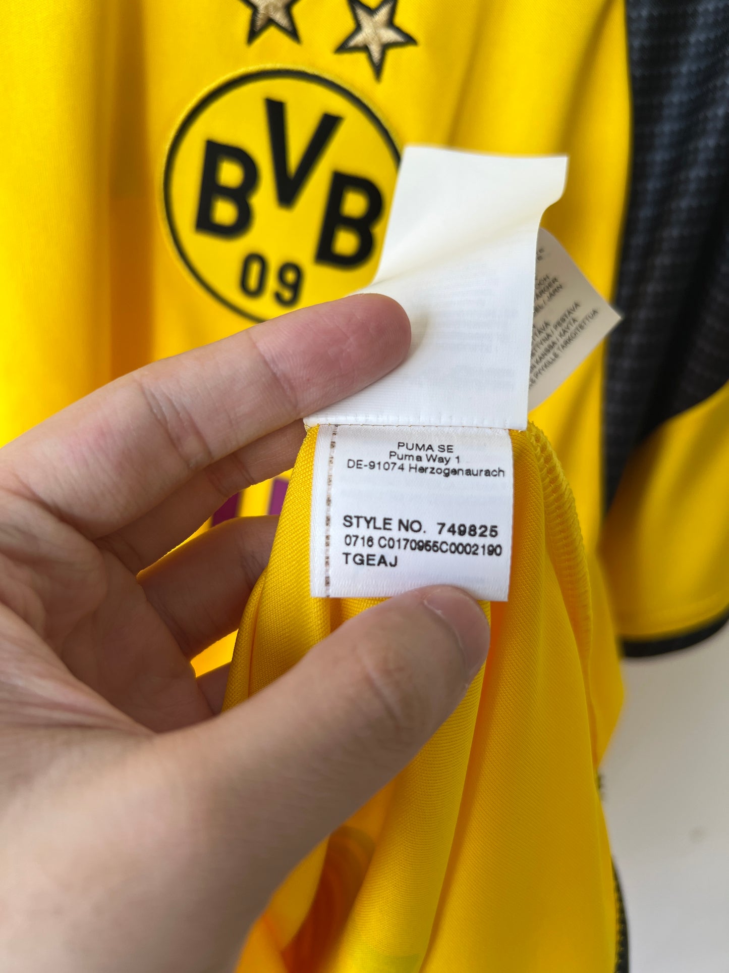 Borussia Dortmund 2016-17 Home Shirt Isak #14 (Brand New) (L)