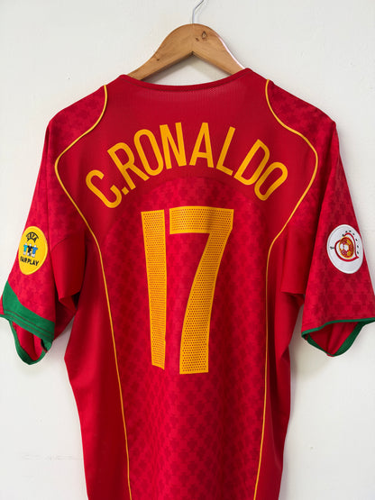 (L) Portugal 2004-06 Home Shirt C. Ronaldo #17 (MDT)