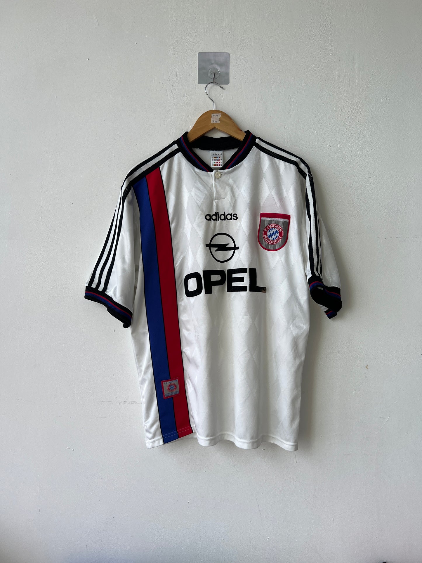 (L) Bayern Munich 1996-98 Away Shirt