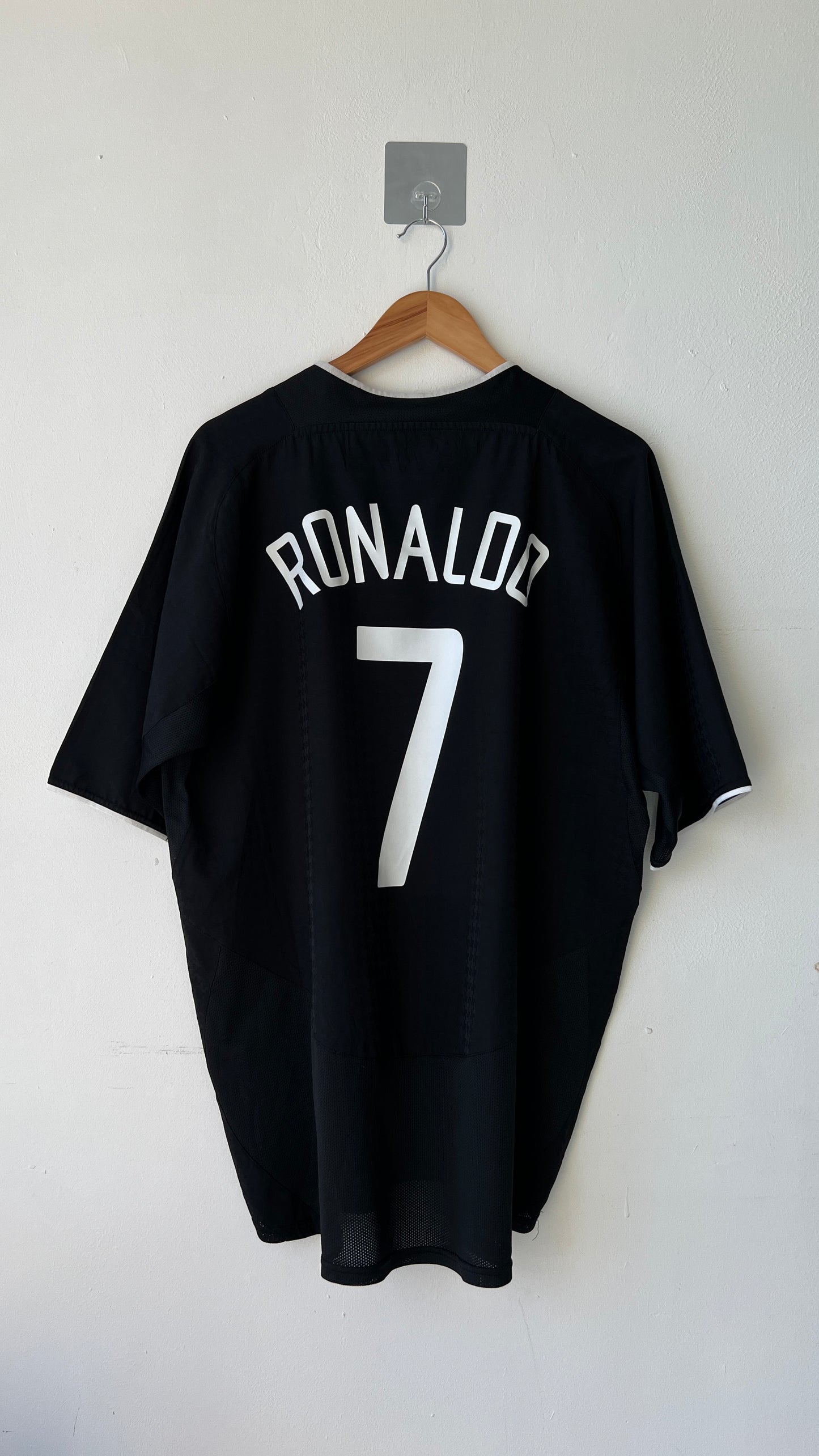 Manchester United 2003-05 Away Shirt Ronaldo #7 (XL)