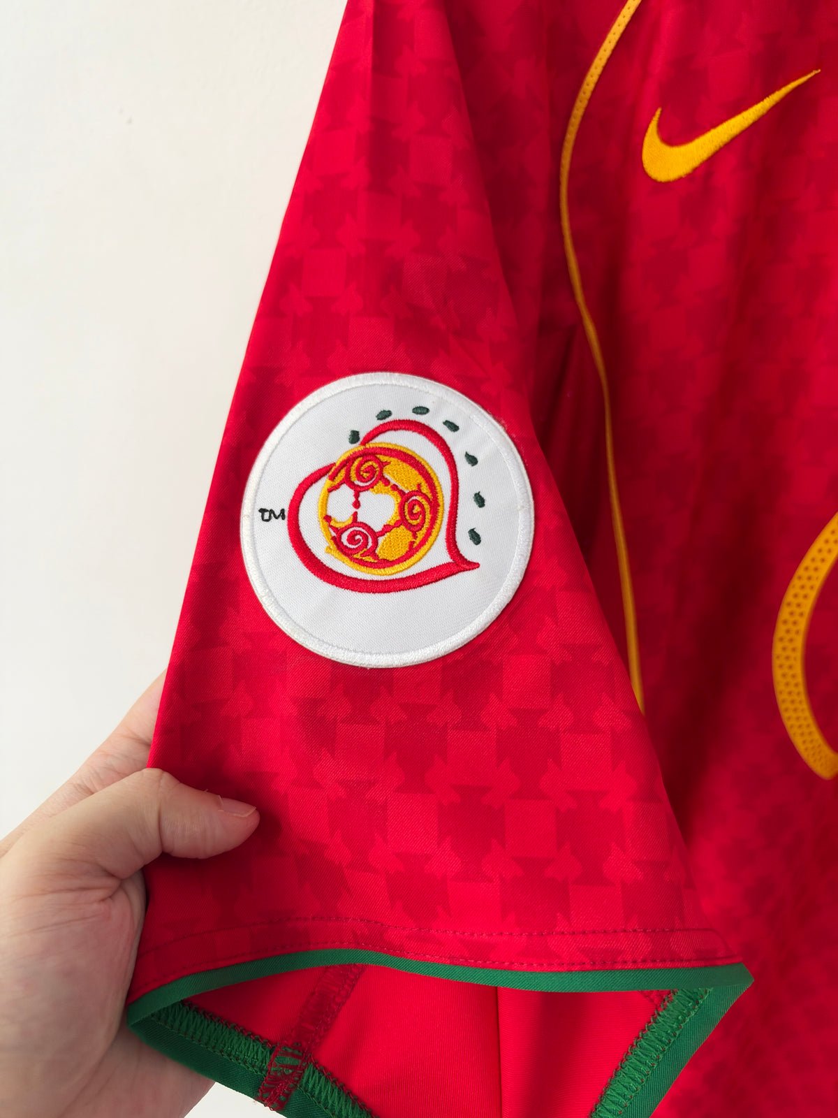 (L) Portugal 2004-06 Home Shirt C. Ronaldo #17 (MDT)