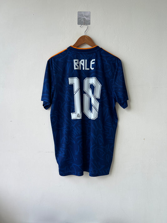 (L) Real Madrid 2021-22 Away Shirt Bale #18