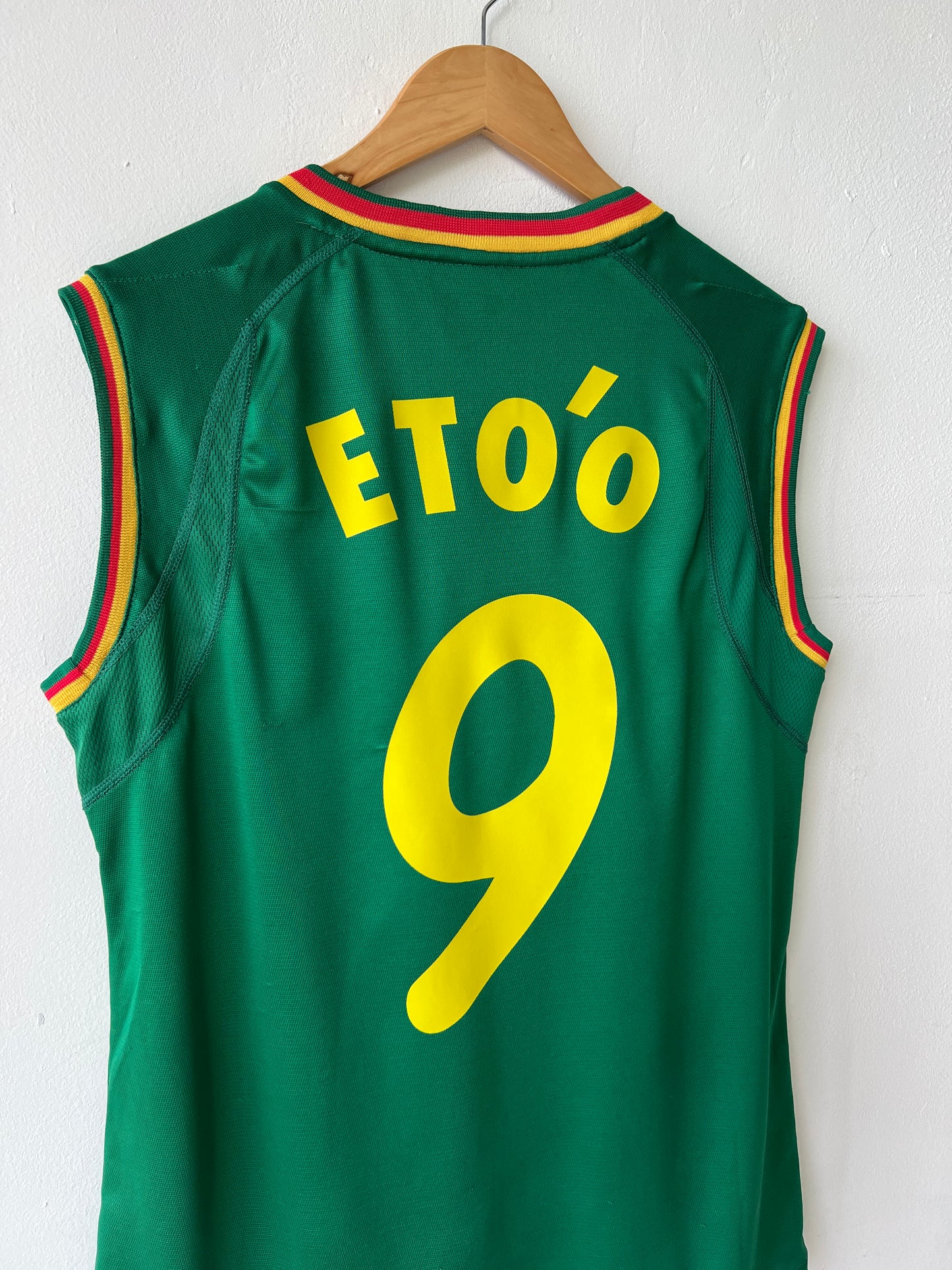 Cameroon 2002-03 Home Shirt Eto'o #9 (L fits M)