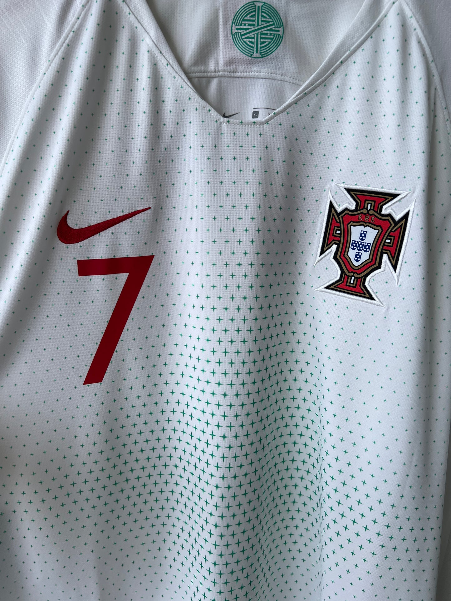 (XL) Portugal 2018-19 Away Shirt Ronaldo #7 (NEW)