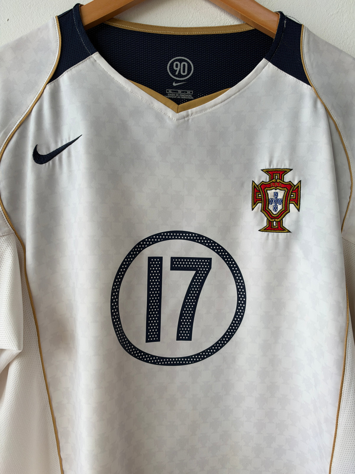 (XL) Portugal 2004-06 Away Shirt C. Ronaldo #17