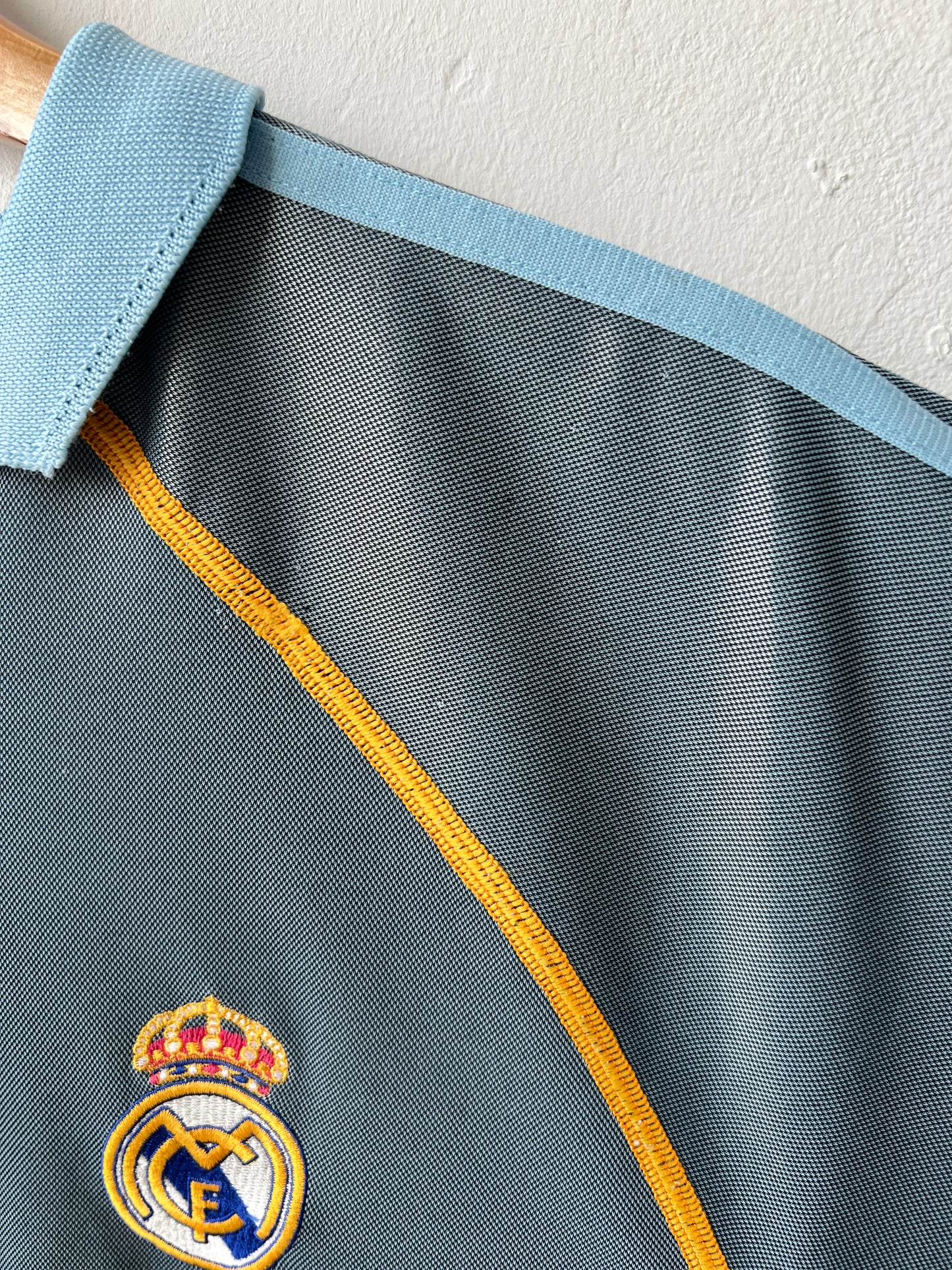 (M fits L) Real Madrid 2003-04 Third Shirt Beckham #23