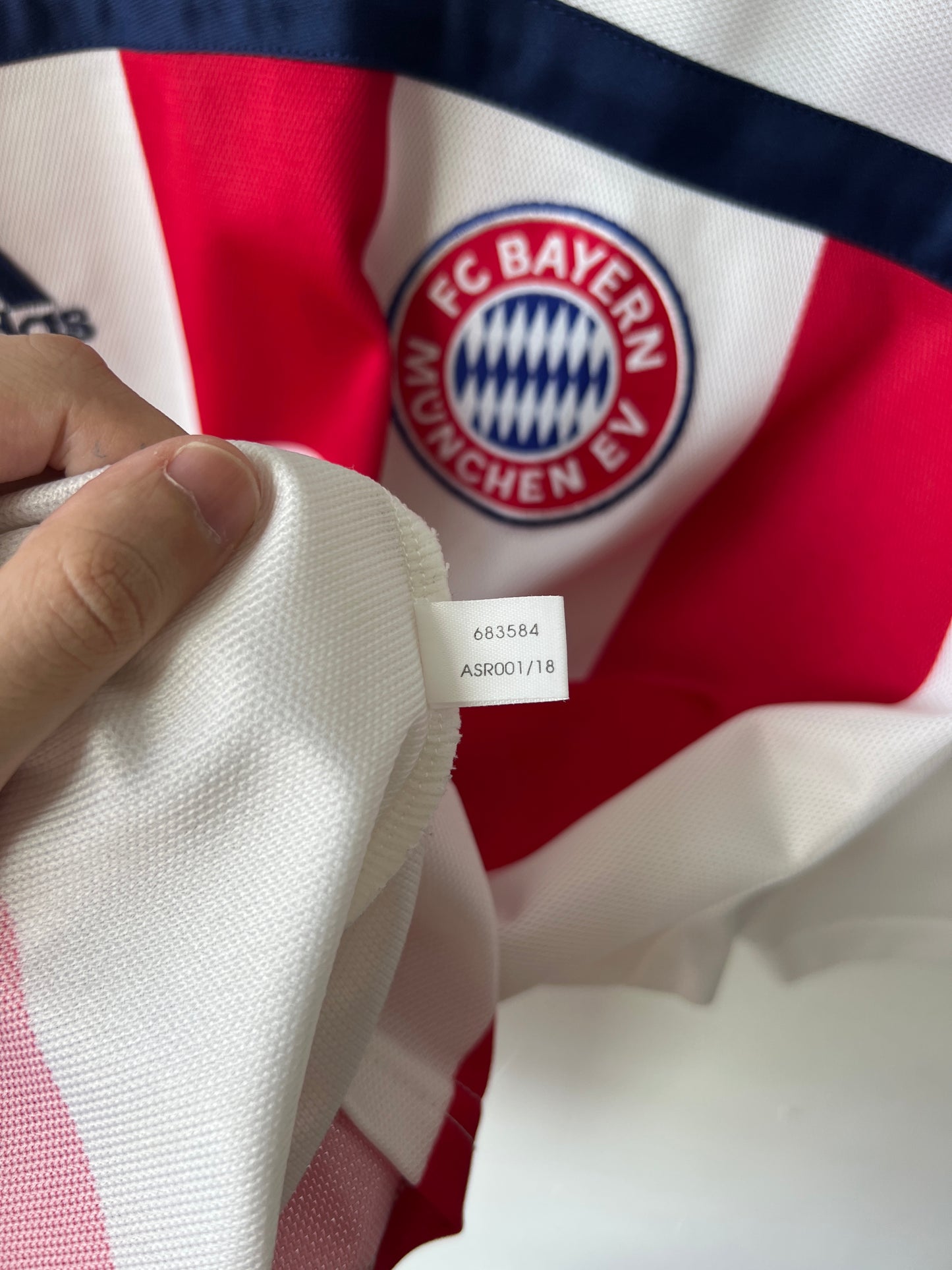 (L) Bayern Munich 2000-02 Away Shirt Hargreaves #23