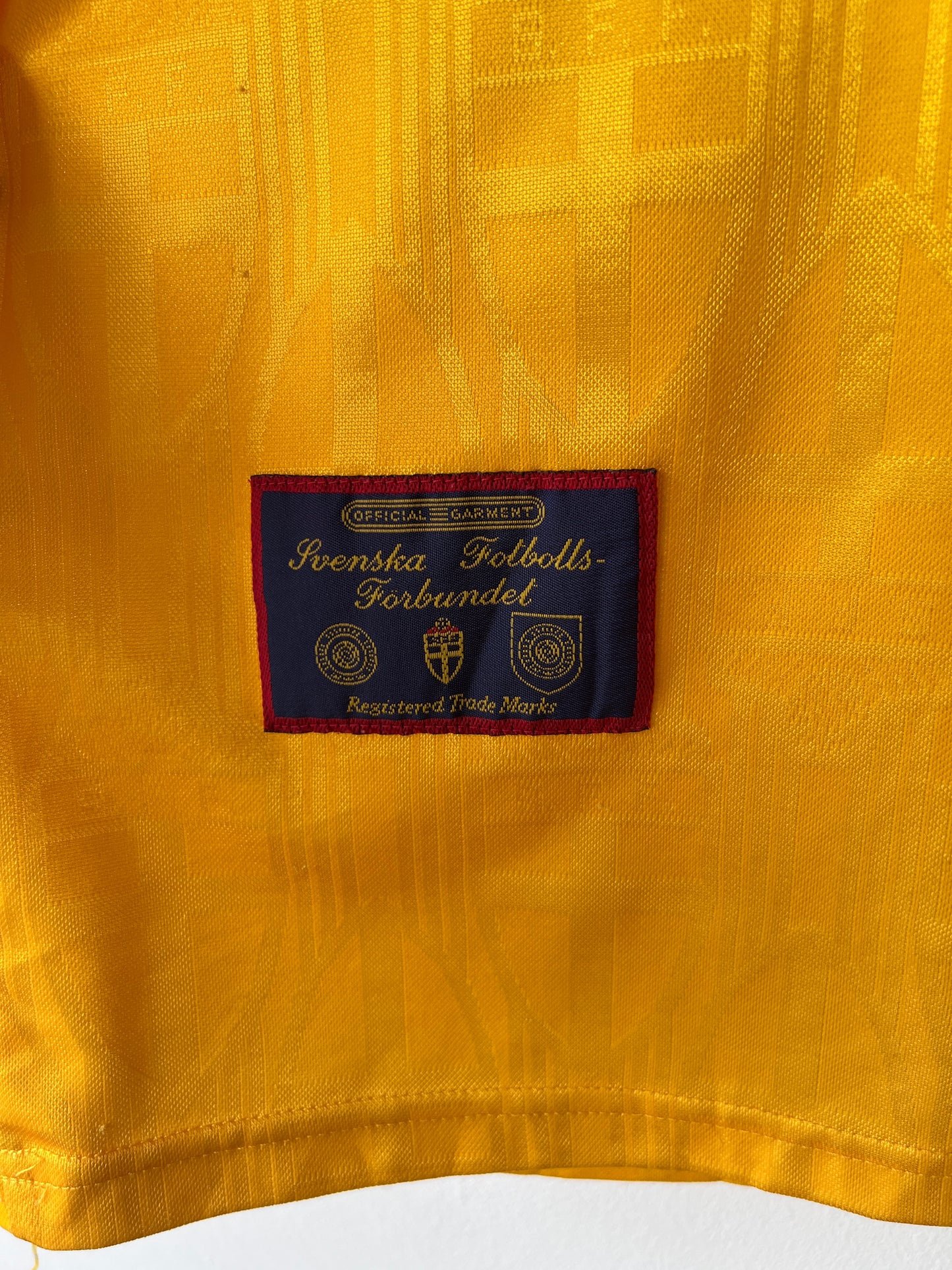 (L) Sweden 1996-98 Home Shirt
