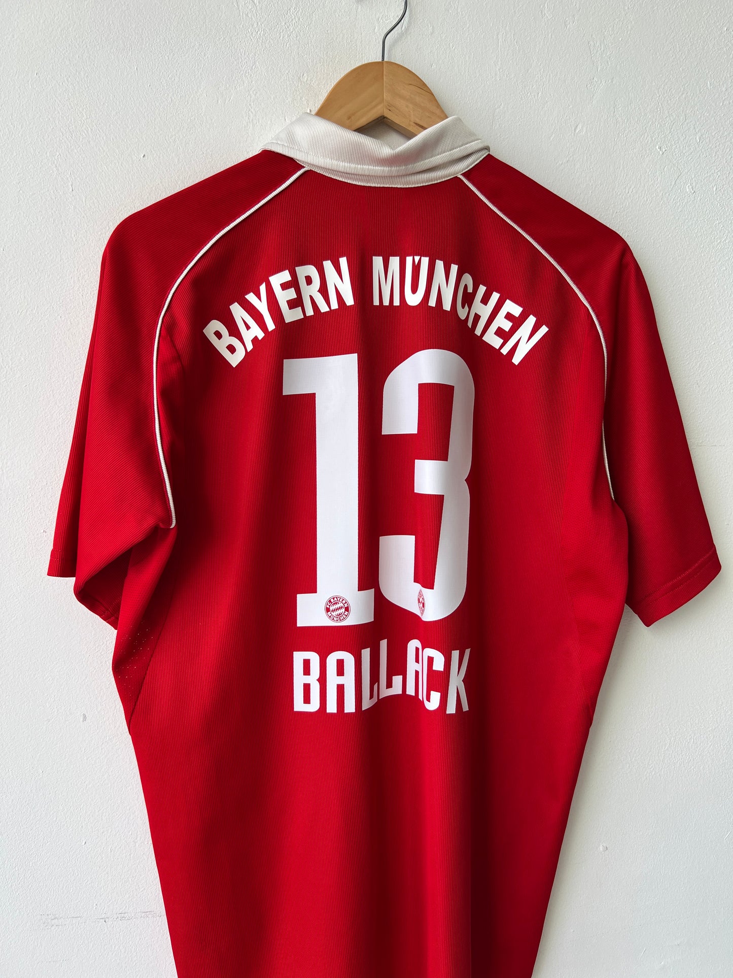 (M fits L) Bayern Munich 2005-07 Home Shirt Ballack #13
