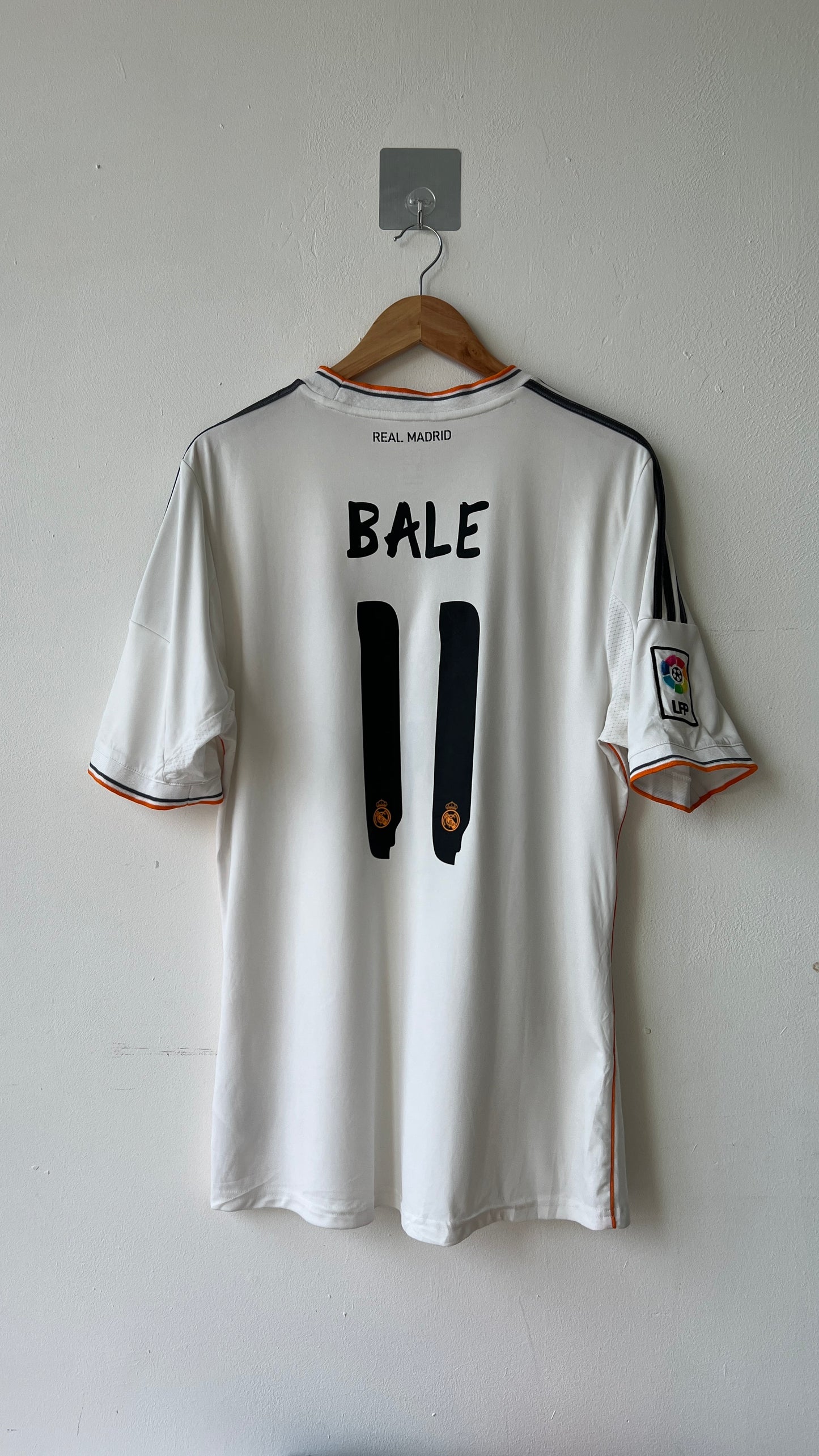 Real Madrid 2013-14 Home Shirt Bale #11 (L)