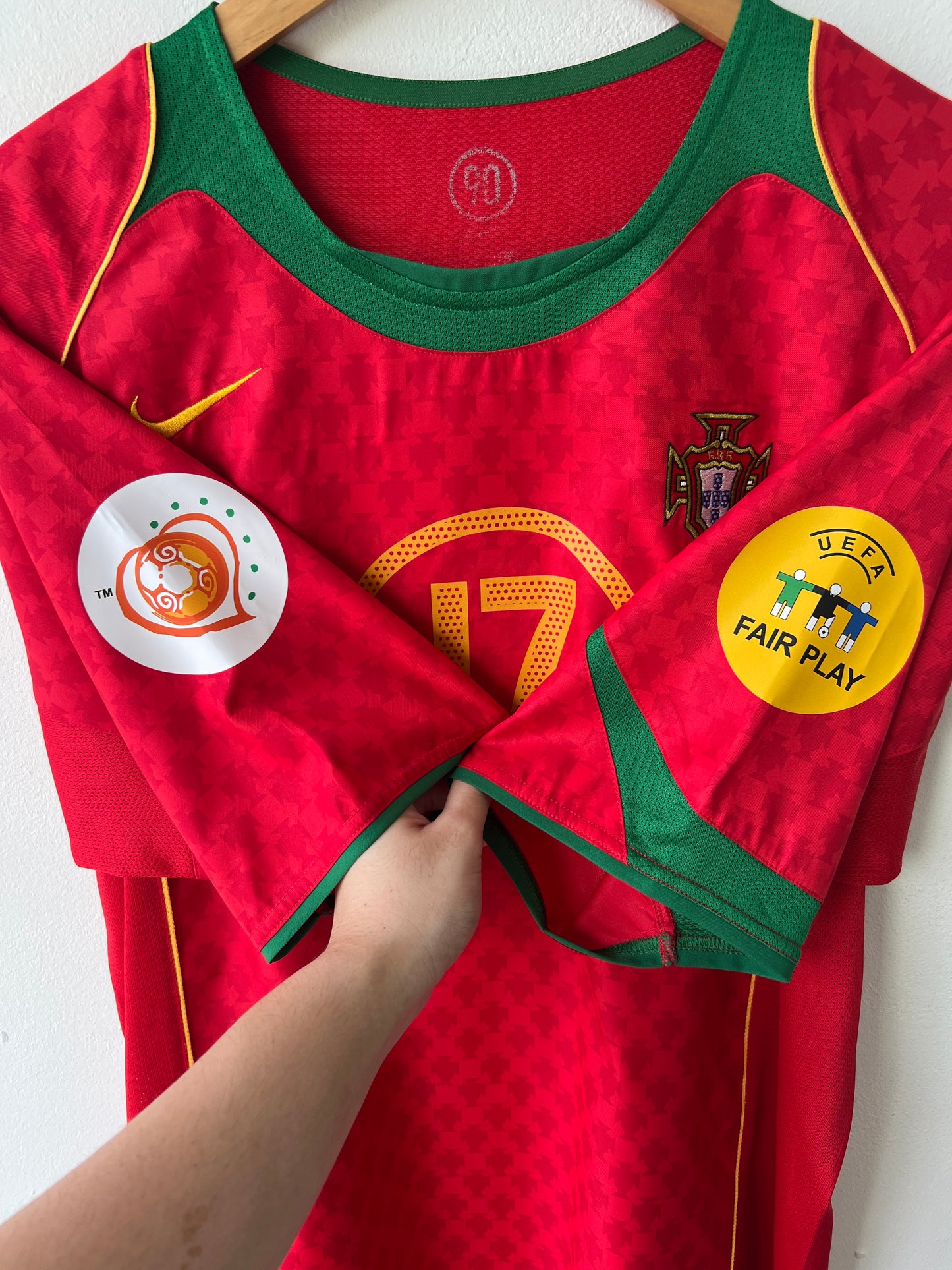 (M) Portugal 2004-06 Home Shirt C. Ronaldo #17