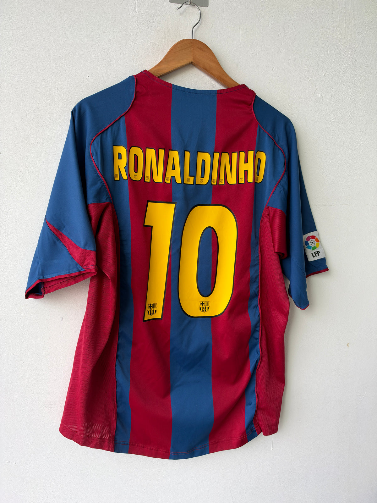 (L) Barcelona 2004-05 Home Shirt Ronaldinho #10