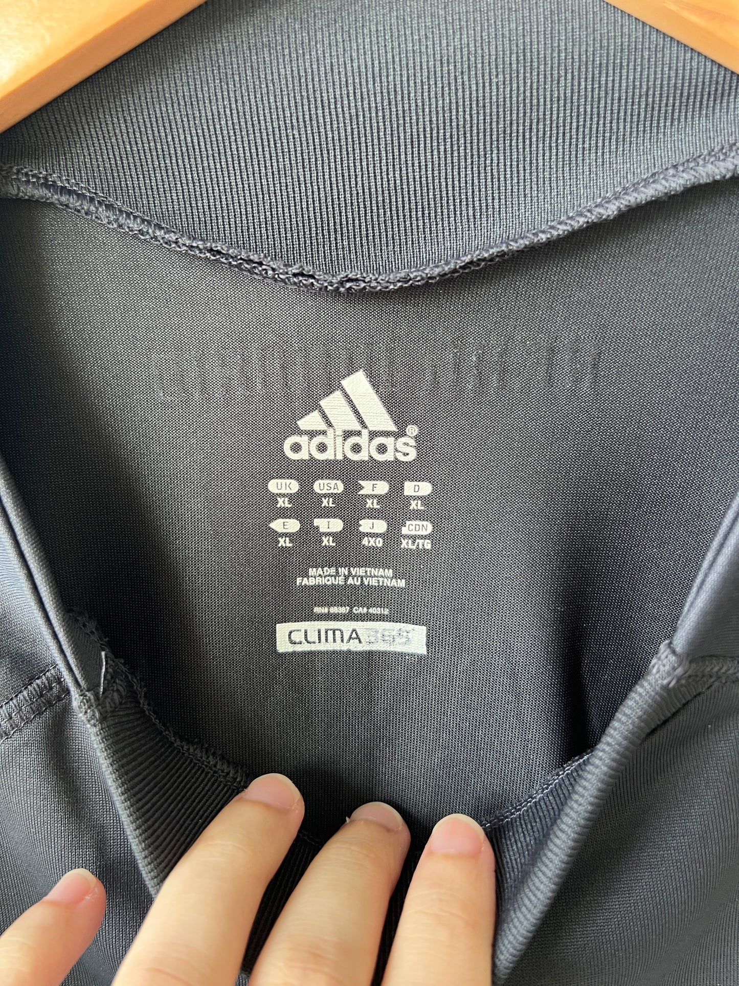 (XL) Real Madrid 2009-10 Third Shirt Kaka #8 (NEW)