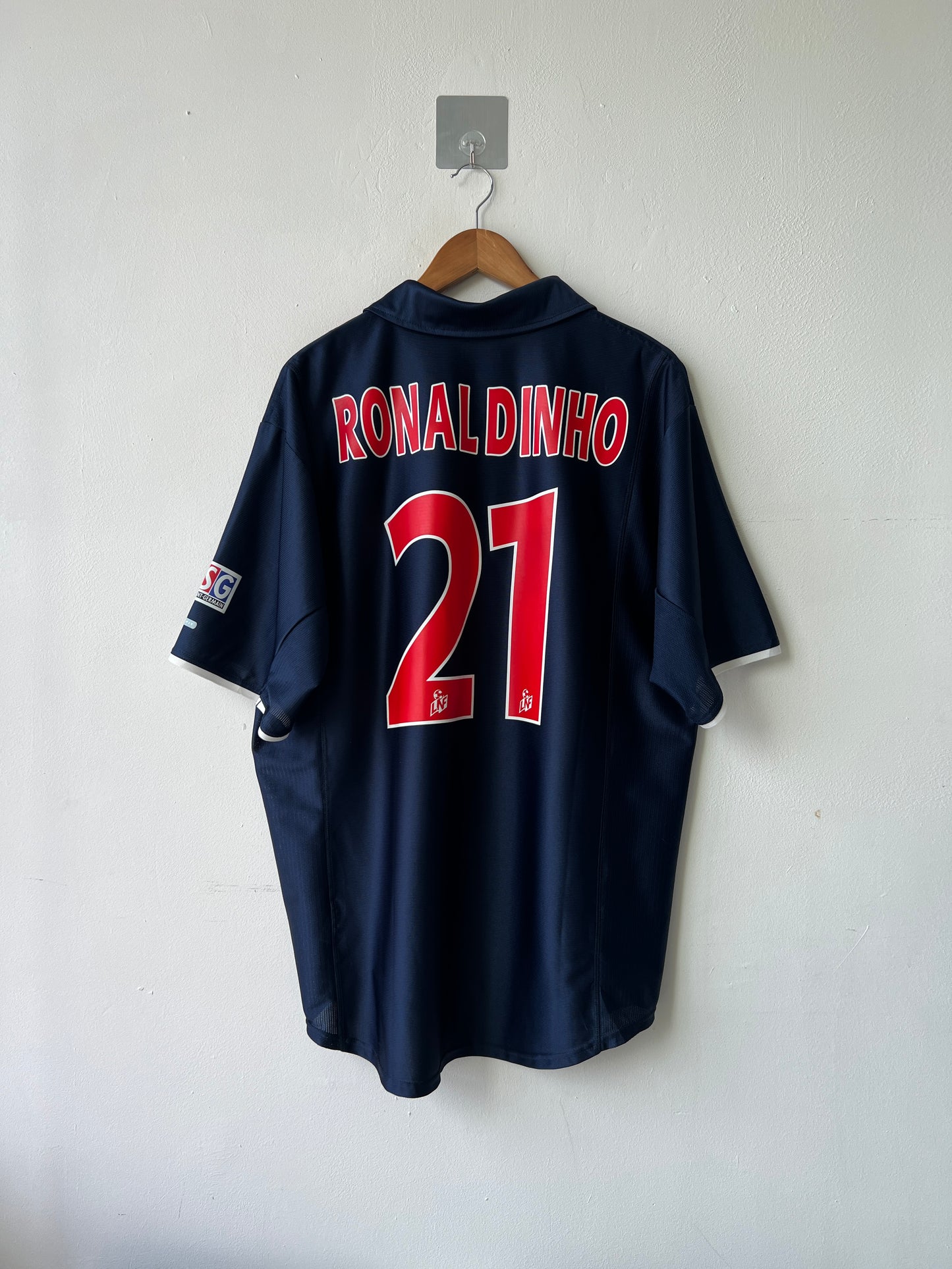 (XL) PSG 2001-02 Home Shirt Ronaldinho #21