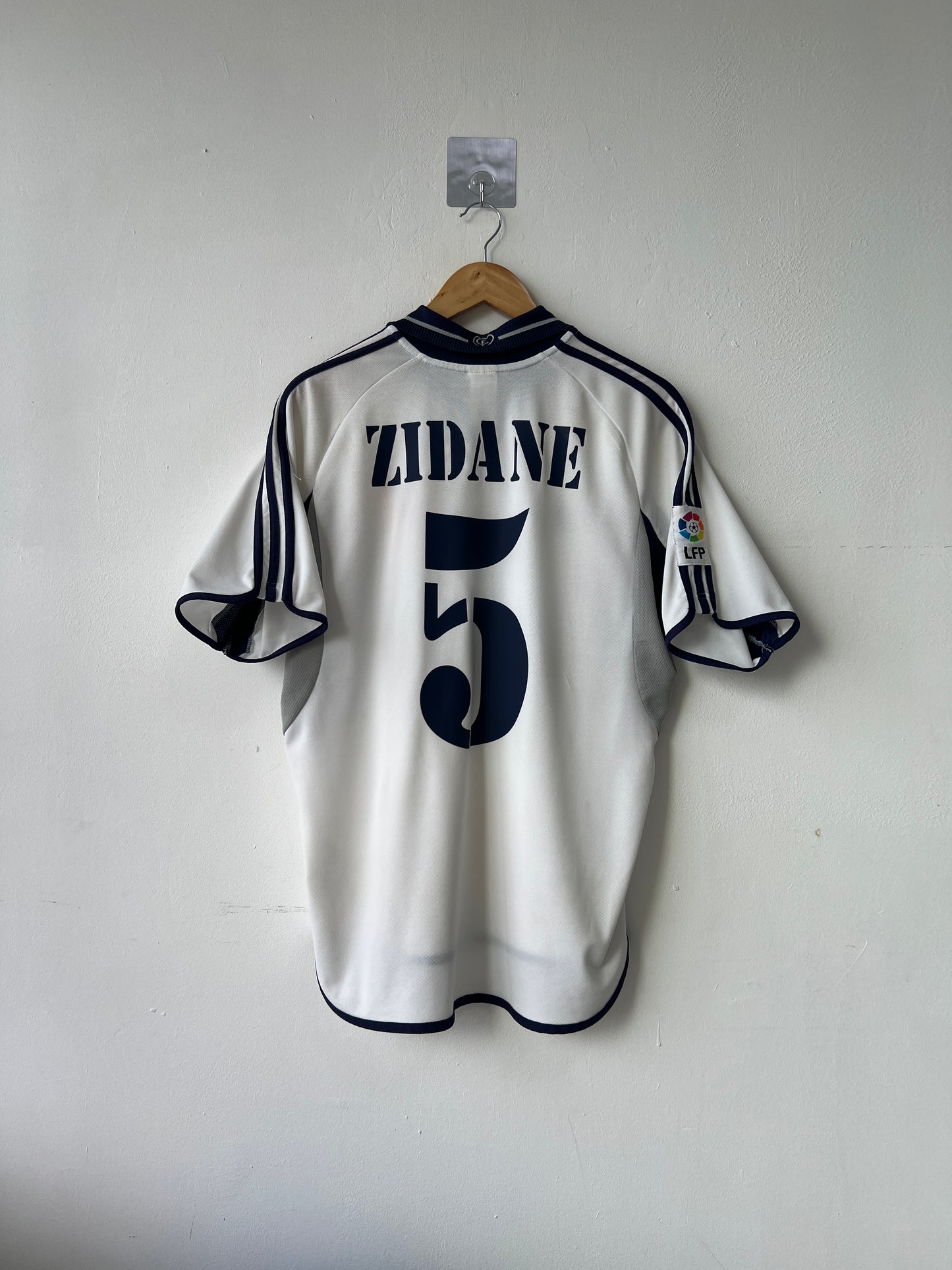 (M fits L) Real Madrid 2000-01 Home Shirt Zidane #5