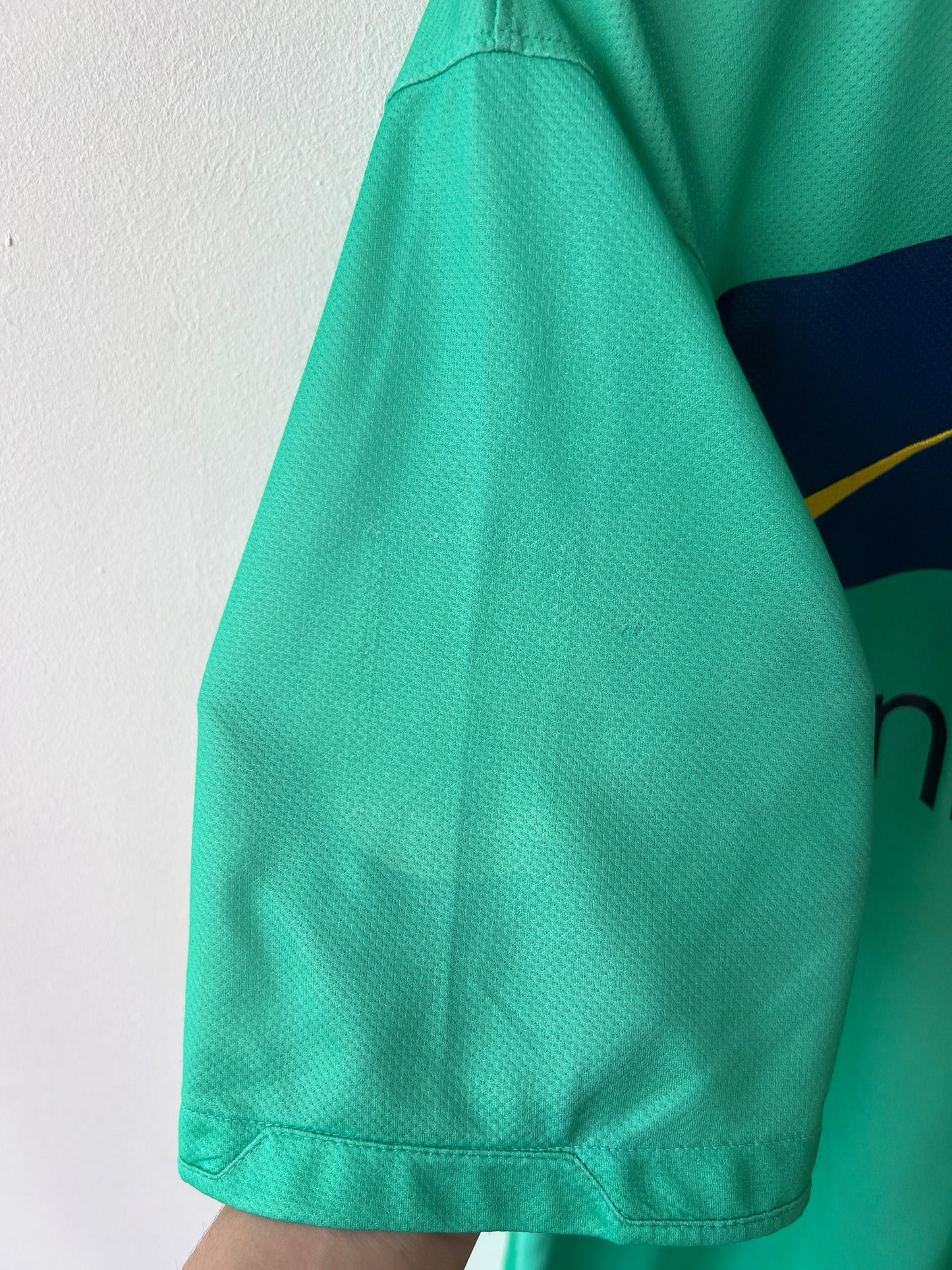 (L) Barcelona 2010-12 Away Shirt A. Iniesta #8