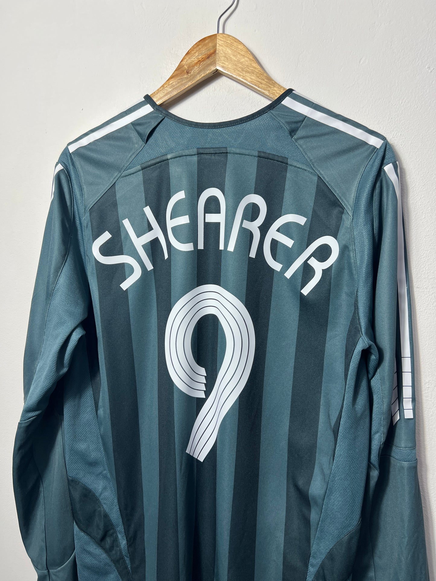 (L) Newcastle 2005-06 Away Long Sleeve Shirt Shearer #9