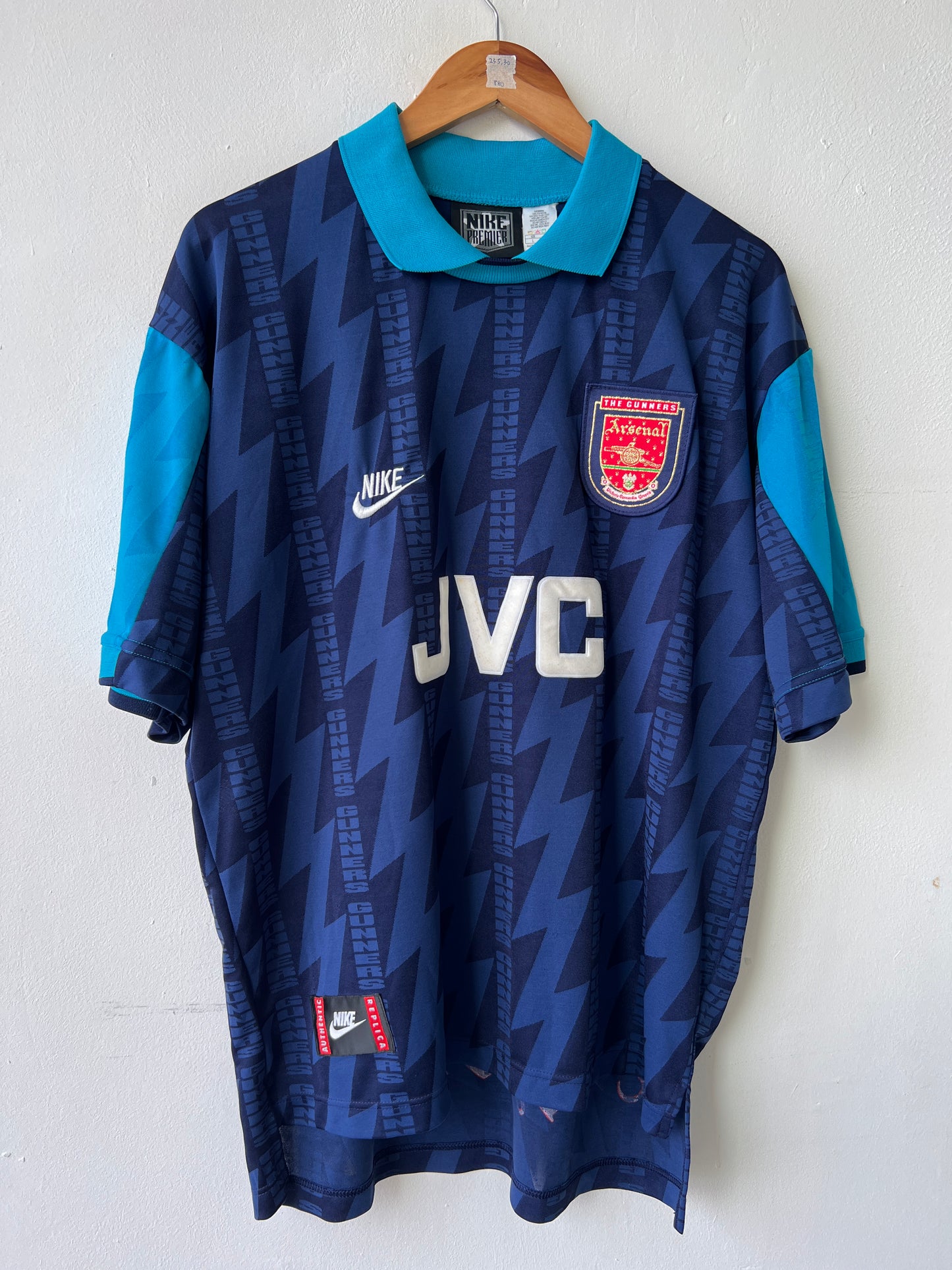 (L) Arsenal 1994-95 Away Shirt Wright #8