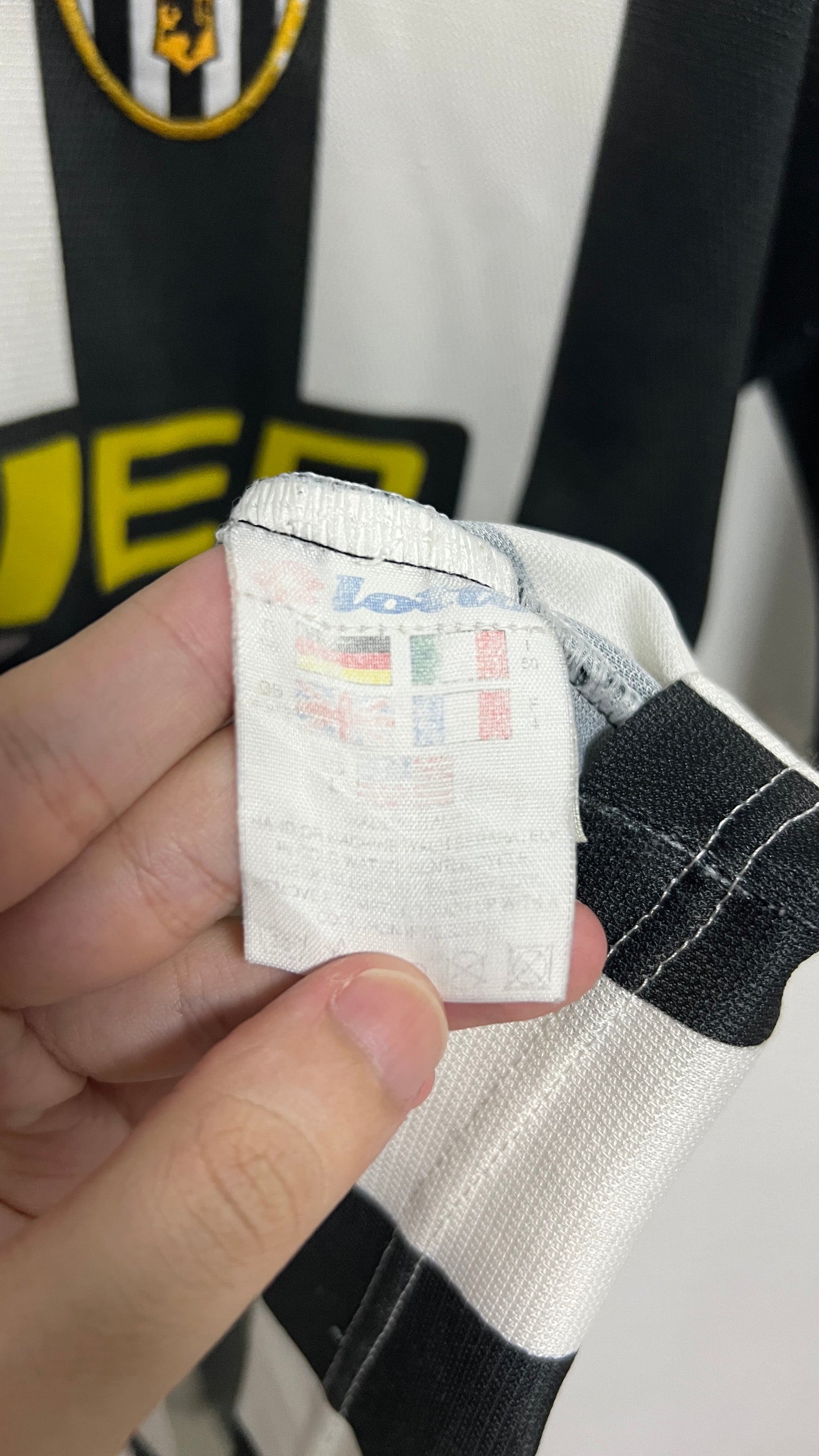 Juventus 2001-02 Home Shirt Salas #9 (L)