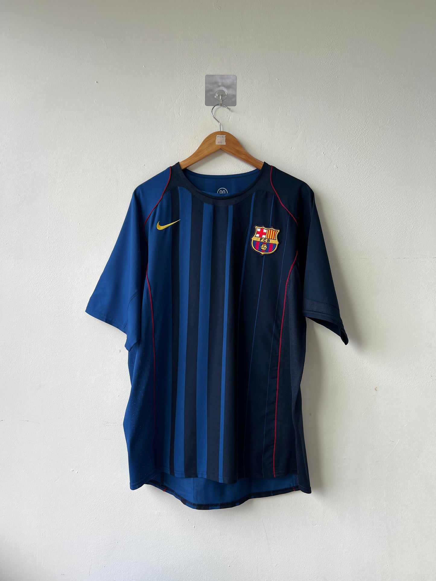 (XL) Barcelona 2004-06 Away Shirt Ronaldinho #10