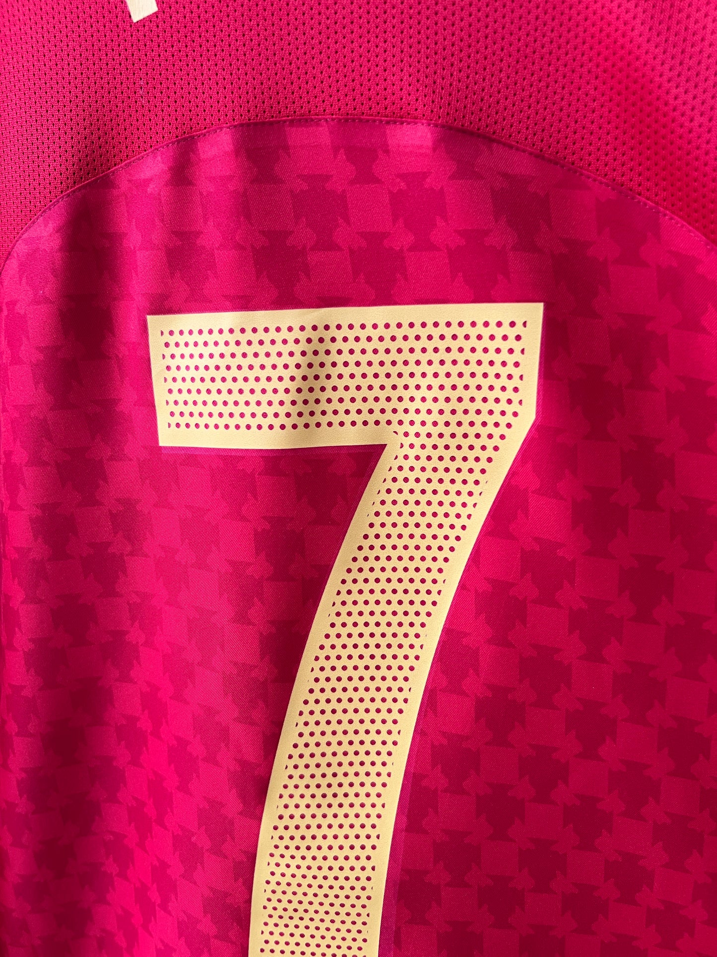 (XL) Portugal 2004-06 Home Shirt Figo #7