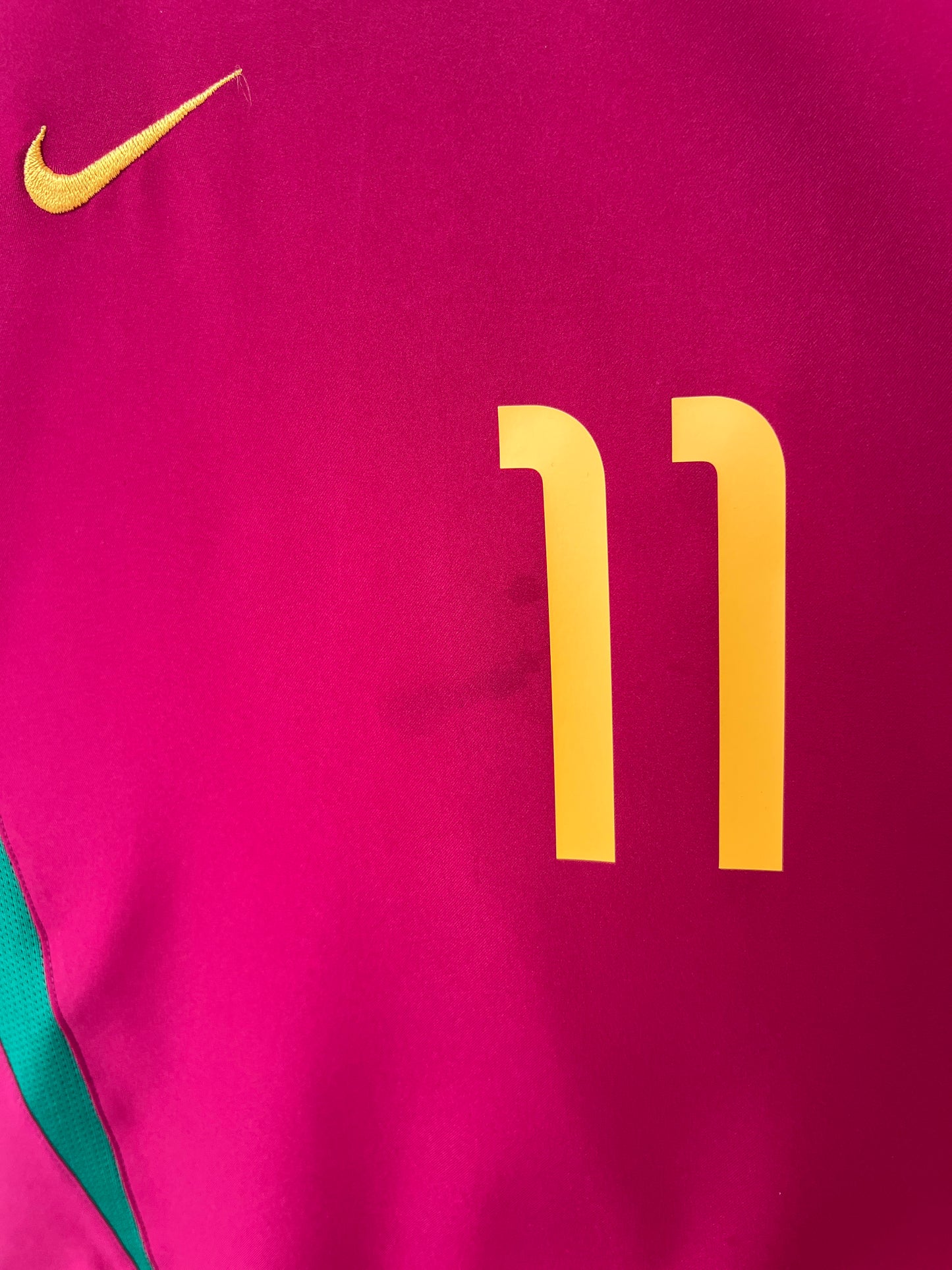 (M) Portugal 2002-04 Home Shirt C. Ronaldo #11