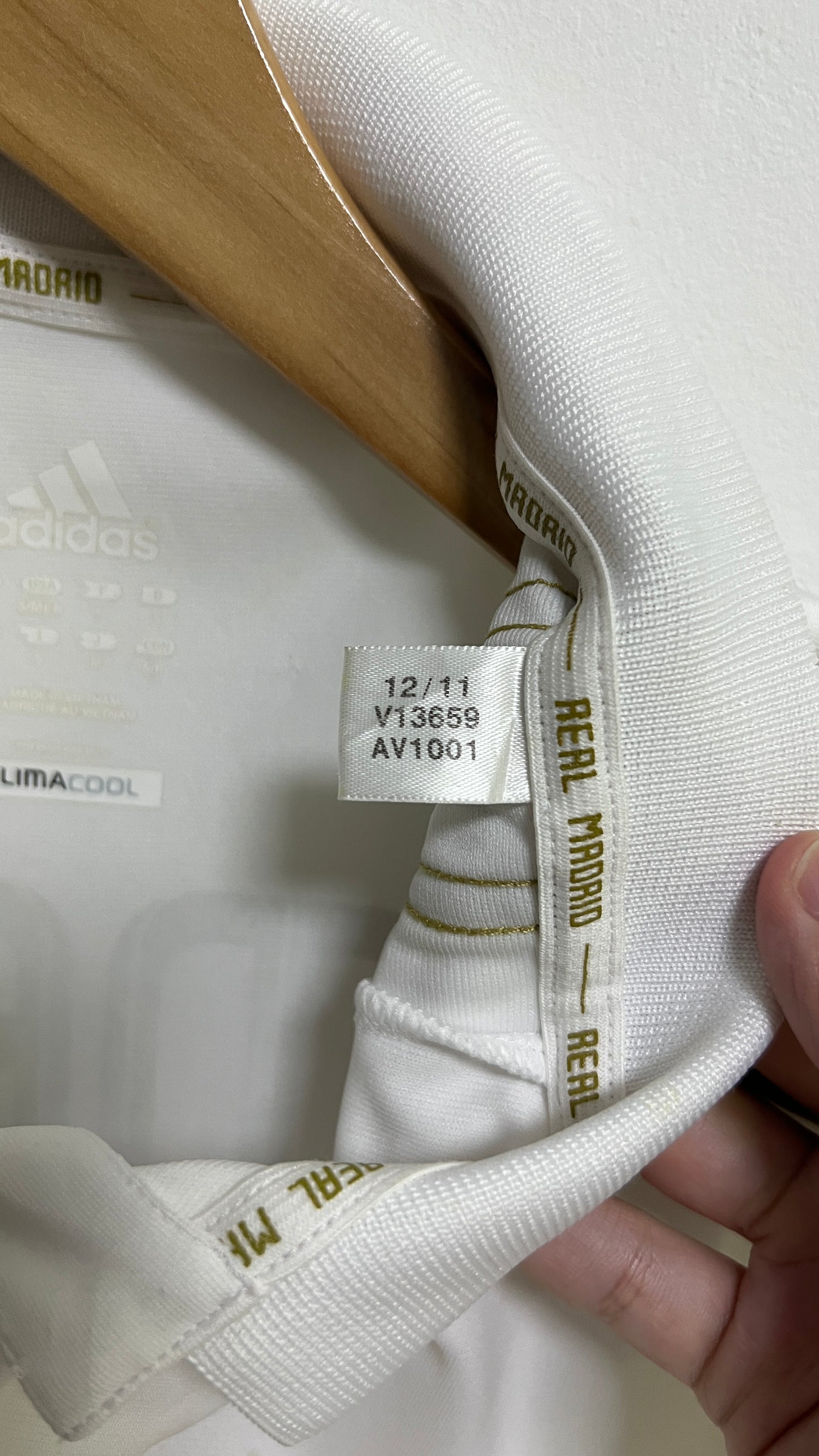 Real Madrid 2011-12 Home Shirt Di Maria #22 (S fits M)