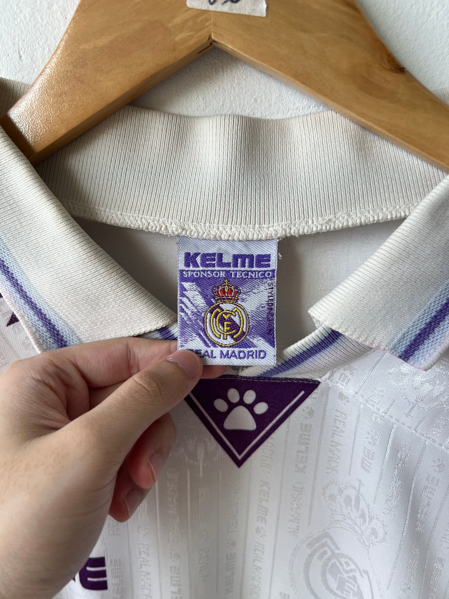 (M fits L) Real Madrid 1996-97 Home Shirt R. Carlos #3