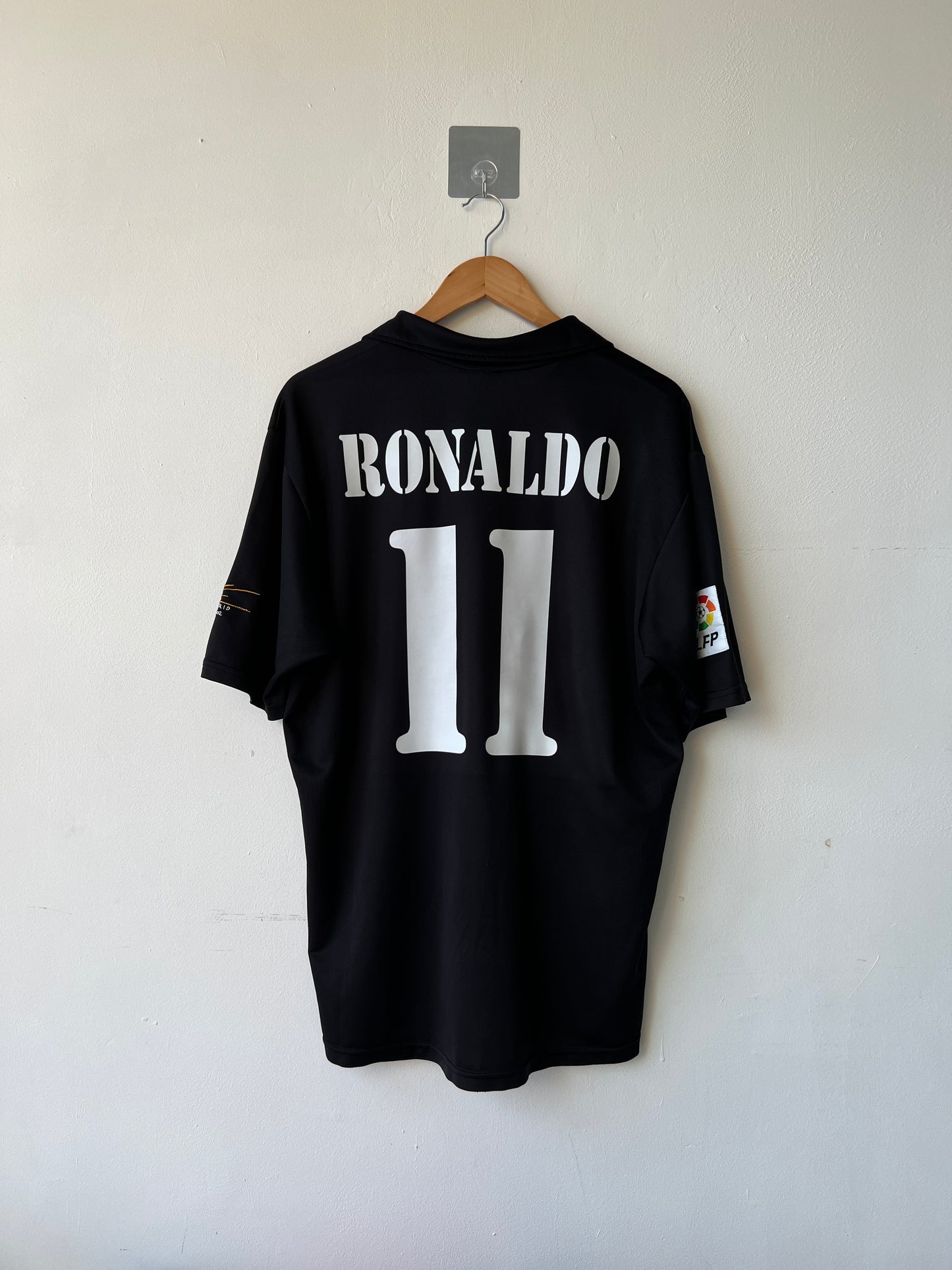 Real Madrid 2002-03 Away Shirt Ronaldo #11 (L)