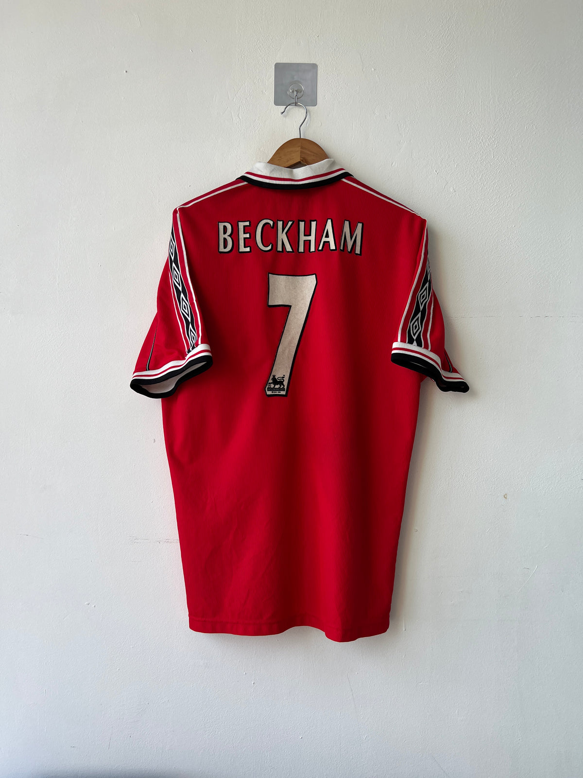 (XL) Manchester United 1998-00 Home Shirt Beckham #7