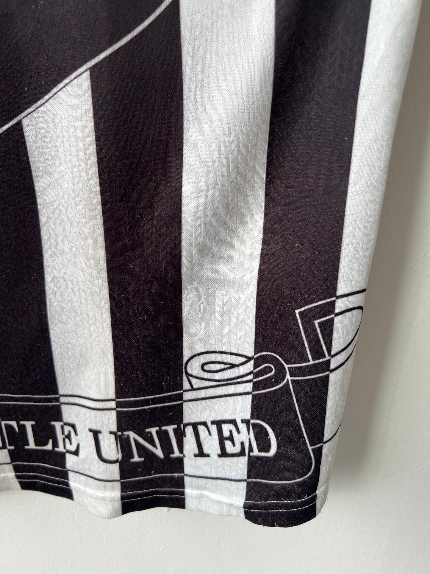 (M) Newcastle 1997-99 Home Shirt Shearer #9