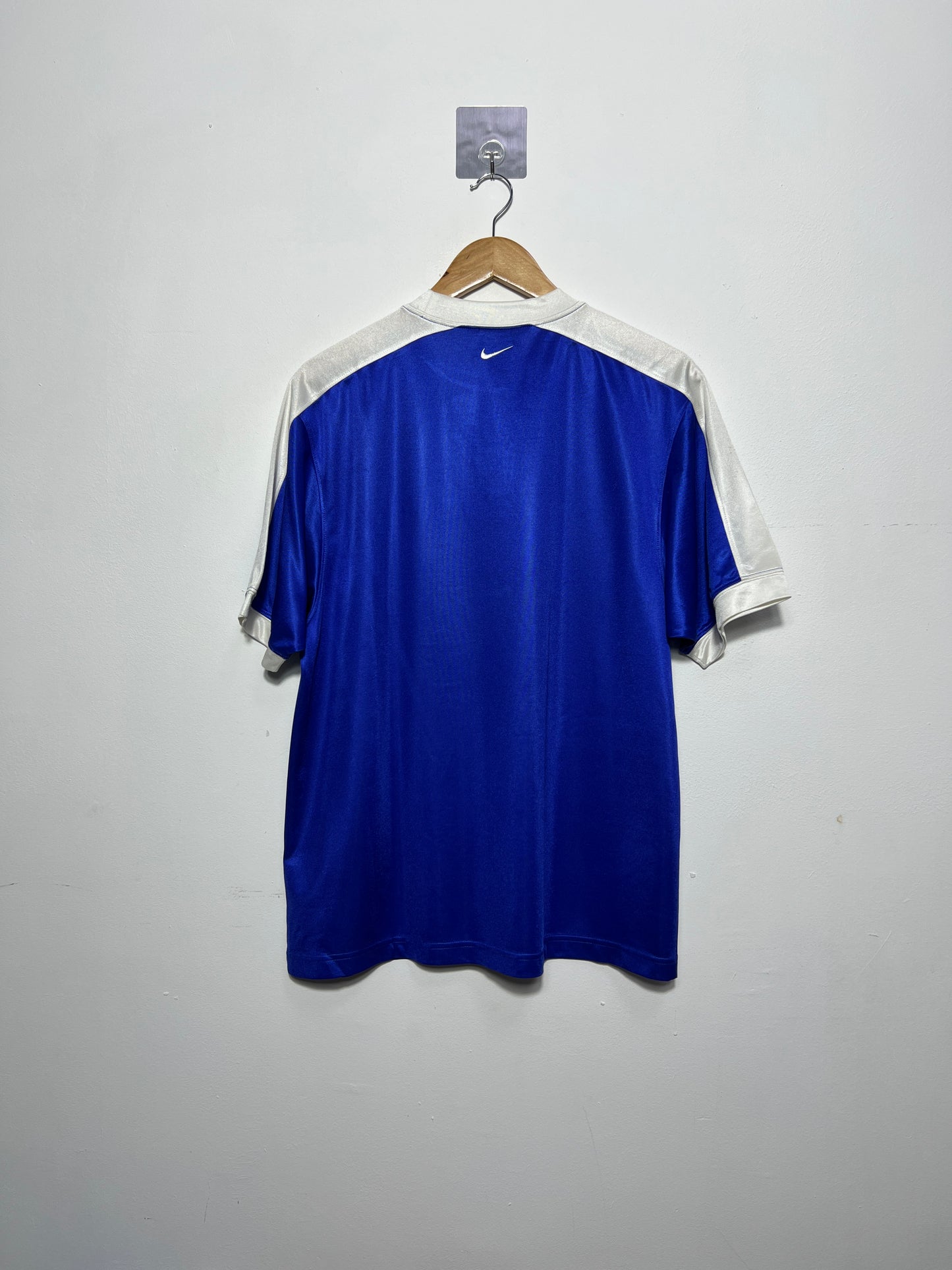 (M fits L) Brazil 2002 Nike Training Shirt