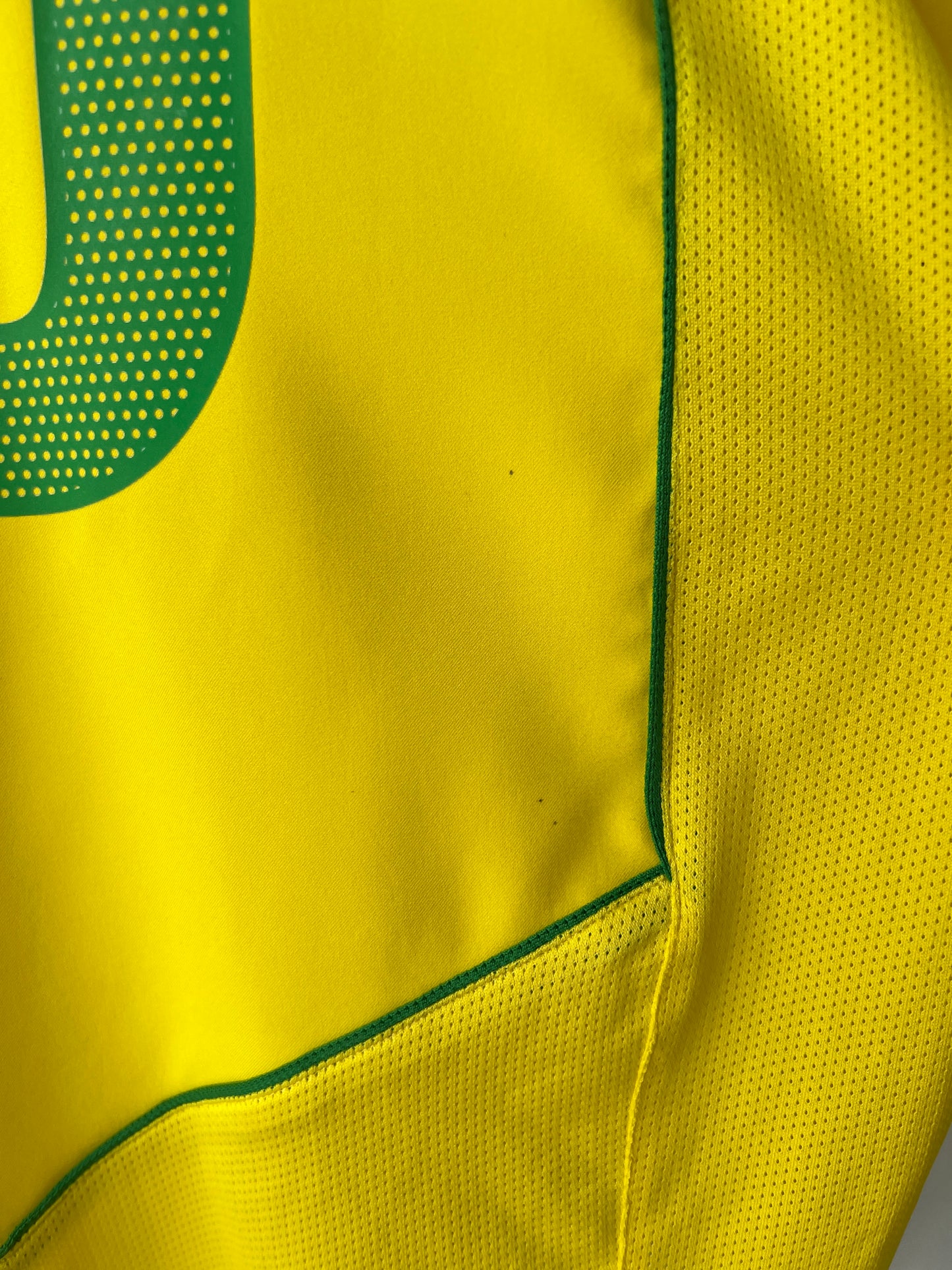 (L) Brazil 2004-06 Home Shirt Ronaldinho #10