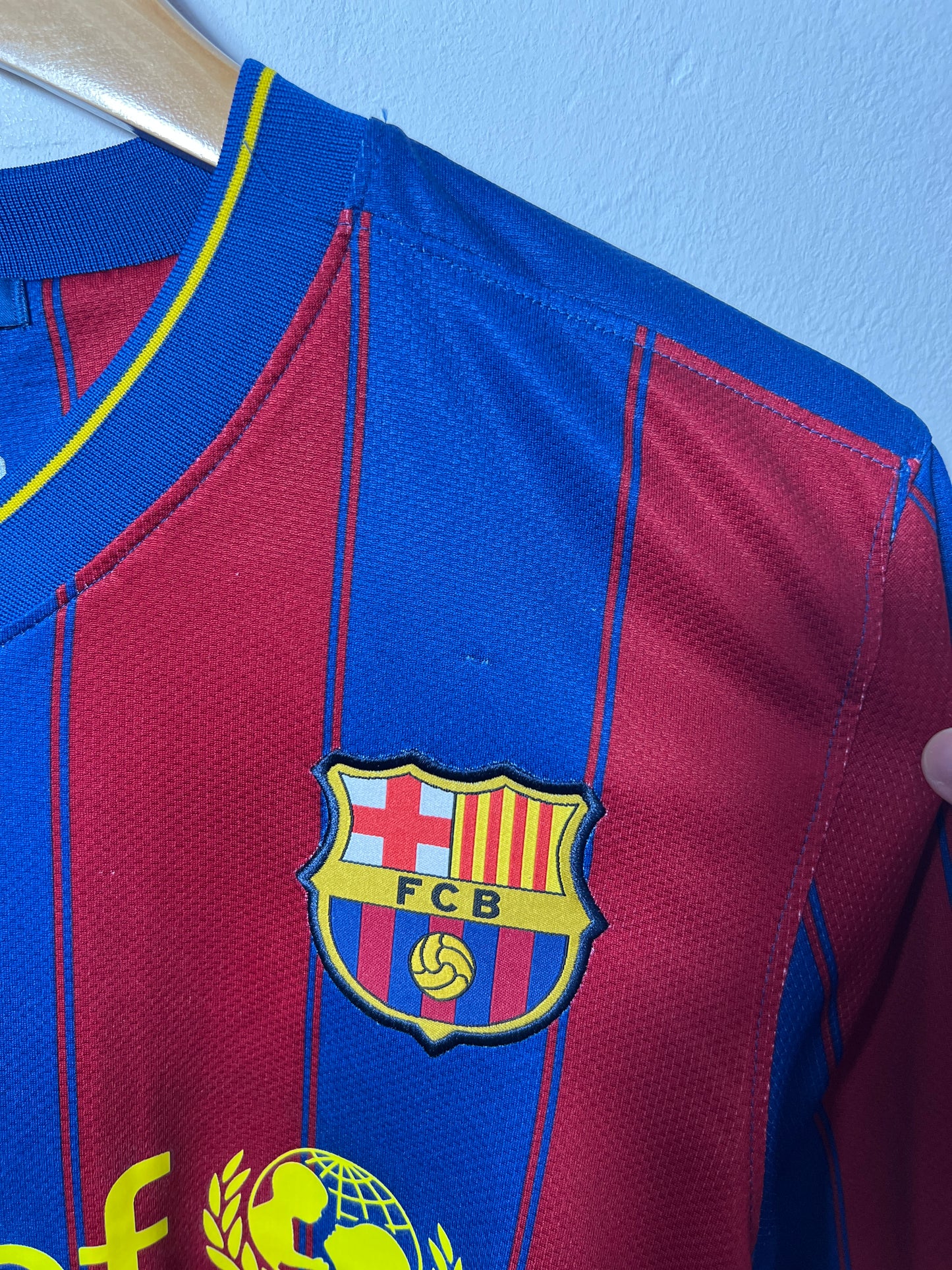 (M) Barcelona 2009-10 Home Shirt A. Iniesta #8