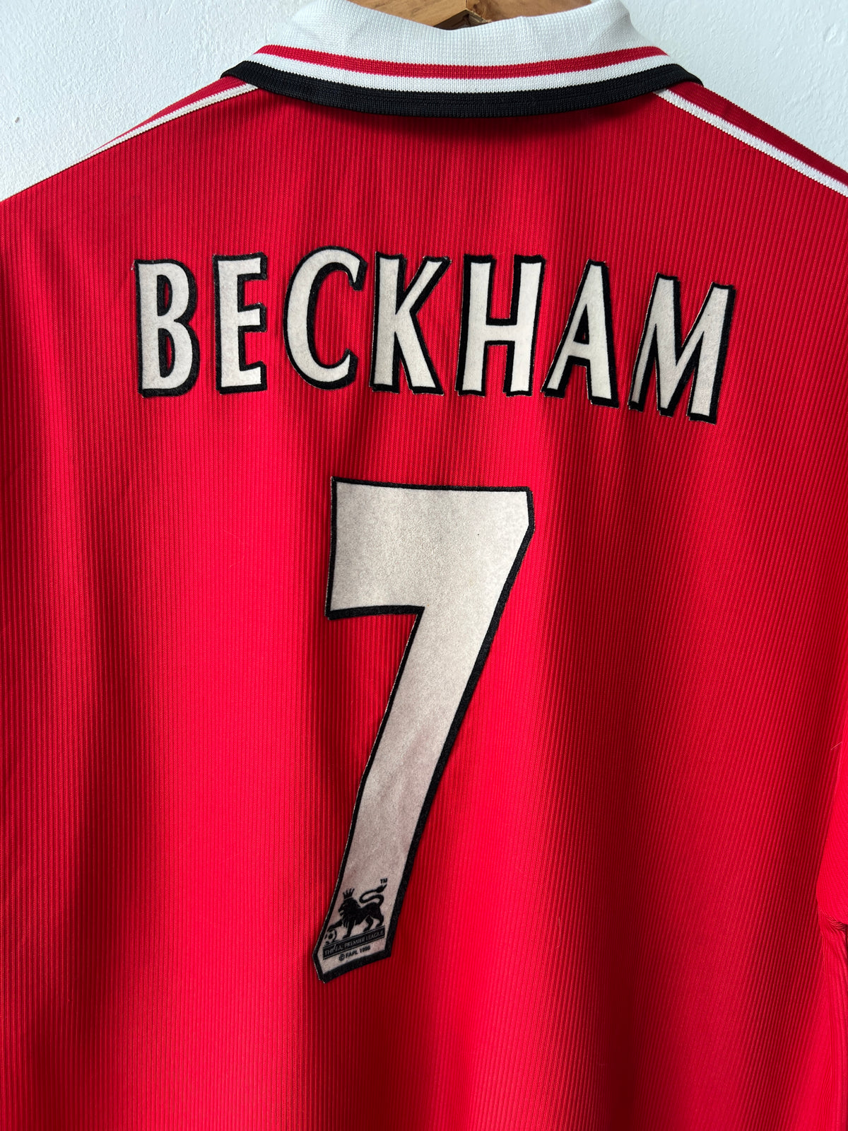 (XL) Manchester United 1998-00 Home Shirt Beckham #7