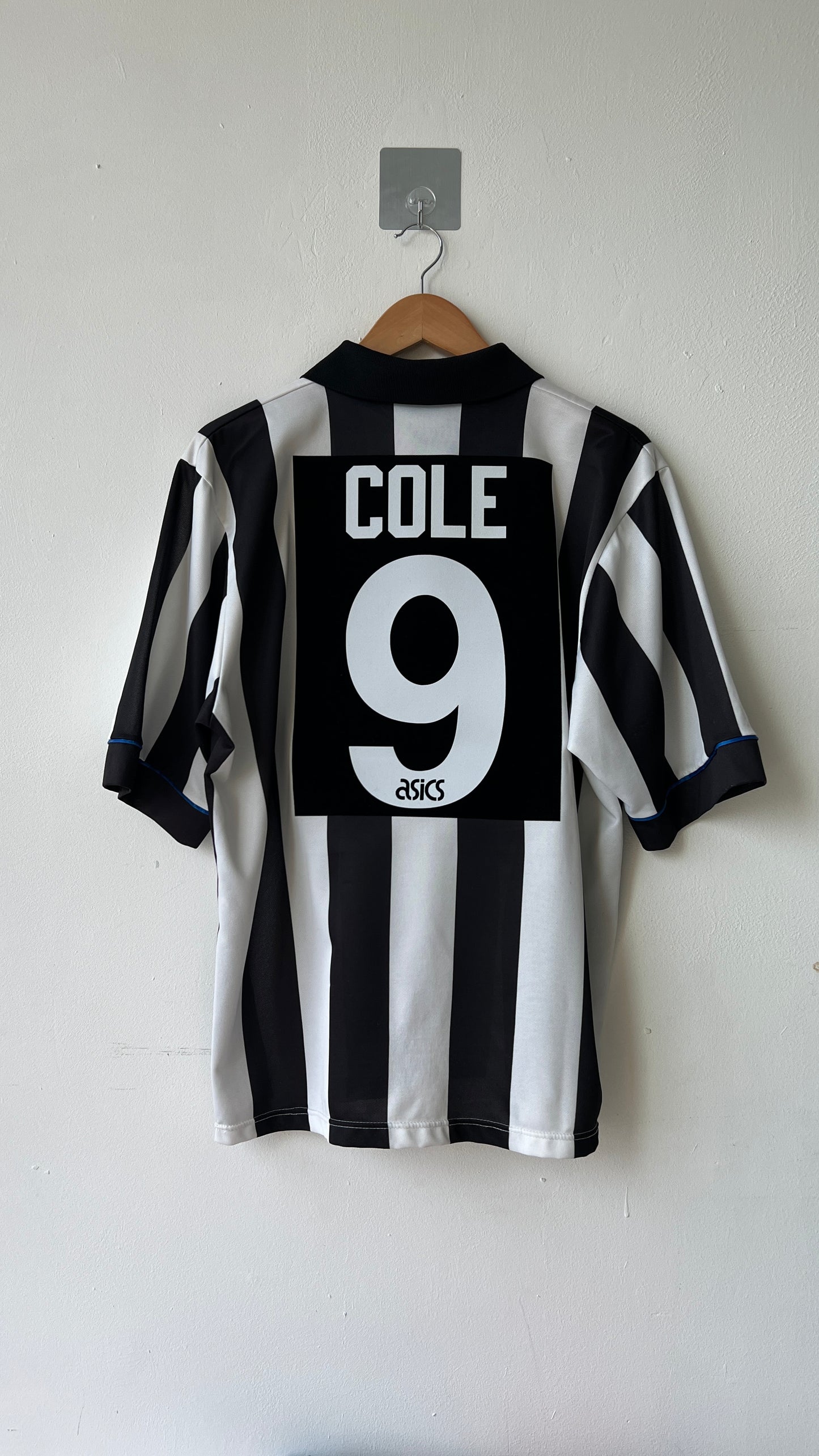 Newcastle 1993-95 Home Shirt Cole #9 (L)