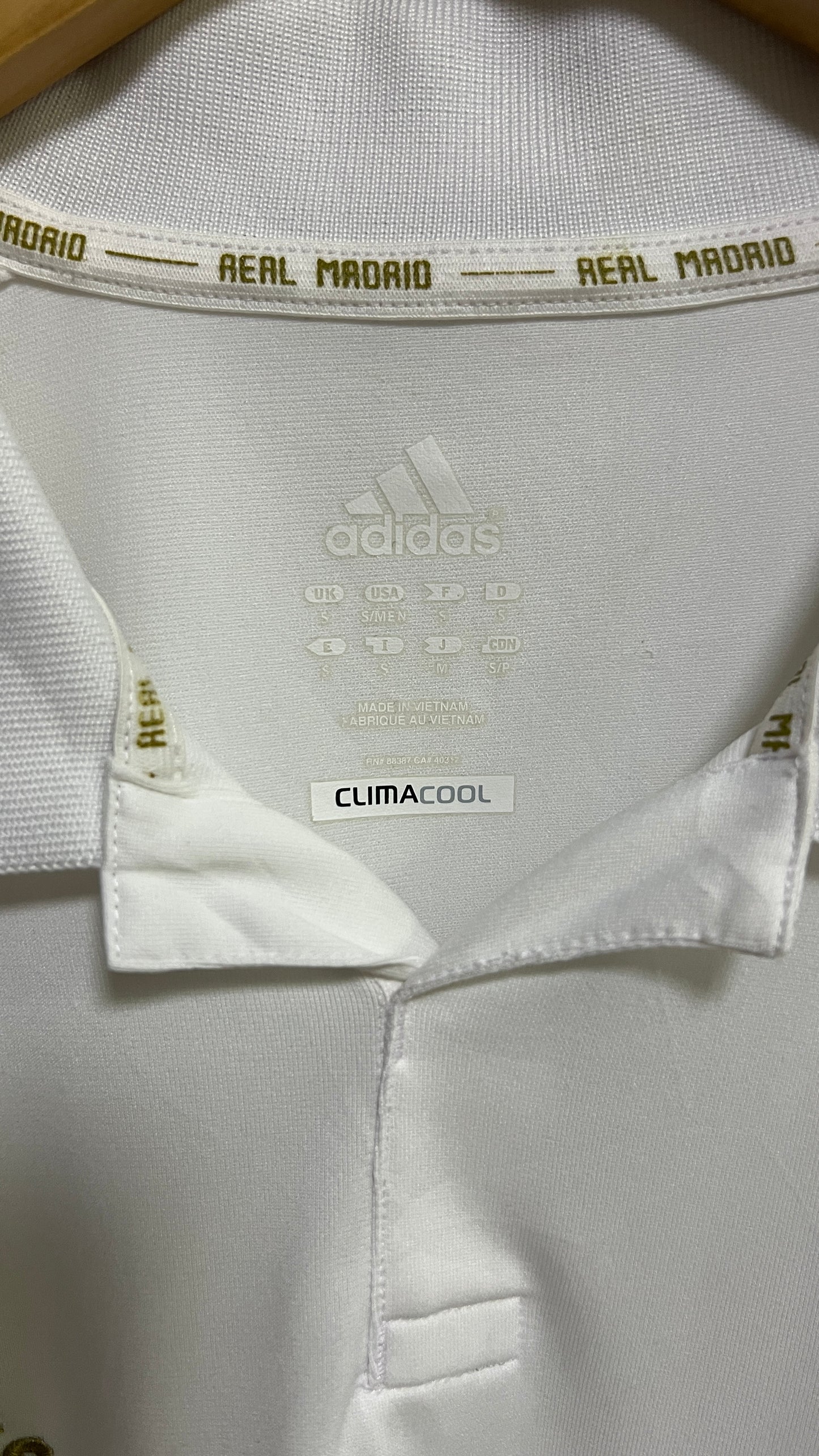 Real Madrid 2011-12 Home Shirt Di Maria #22 (S fits M)