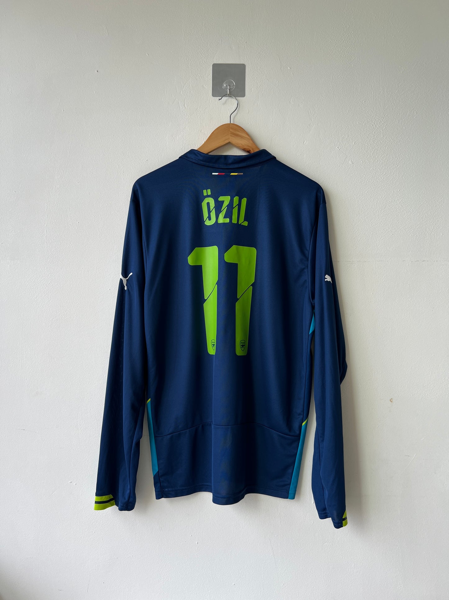 (XL fits L) Arsenal 2014-15 Third Long Sleeve Shirt Ozil #11