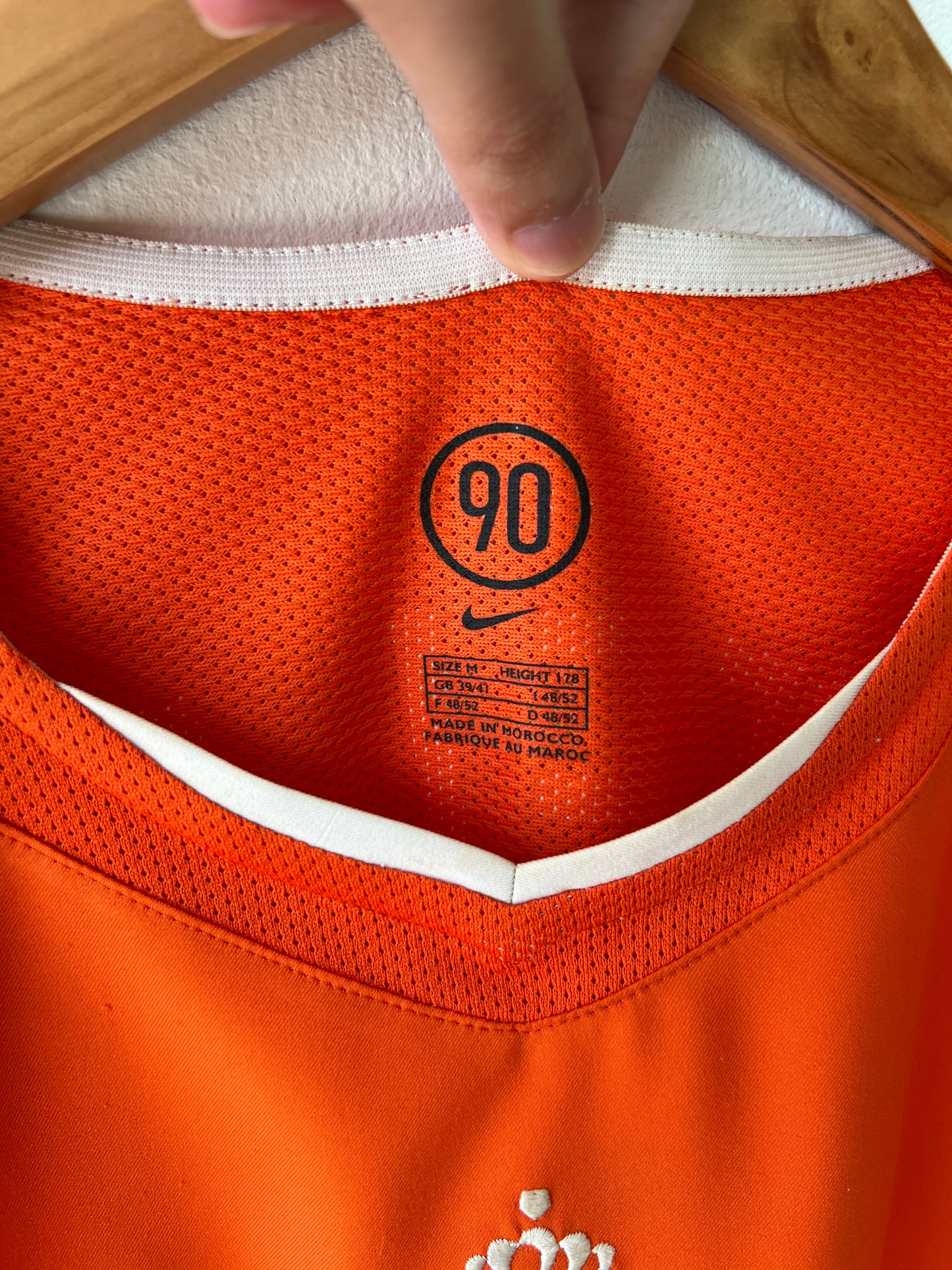 (M) Holland 2004-06 Home Shirt v. Nistelrooy #10