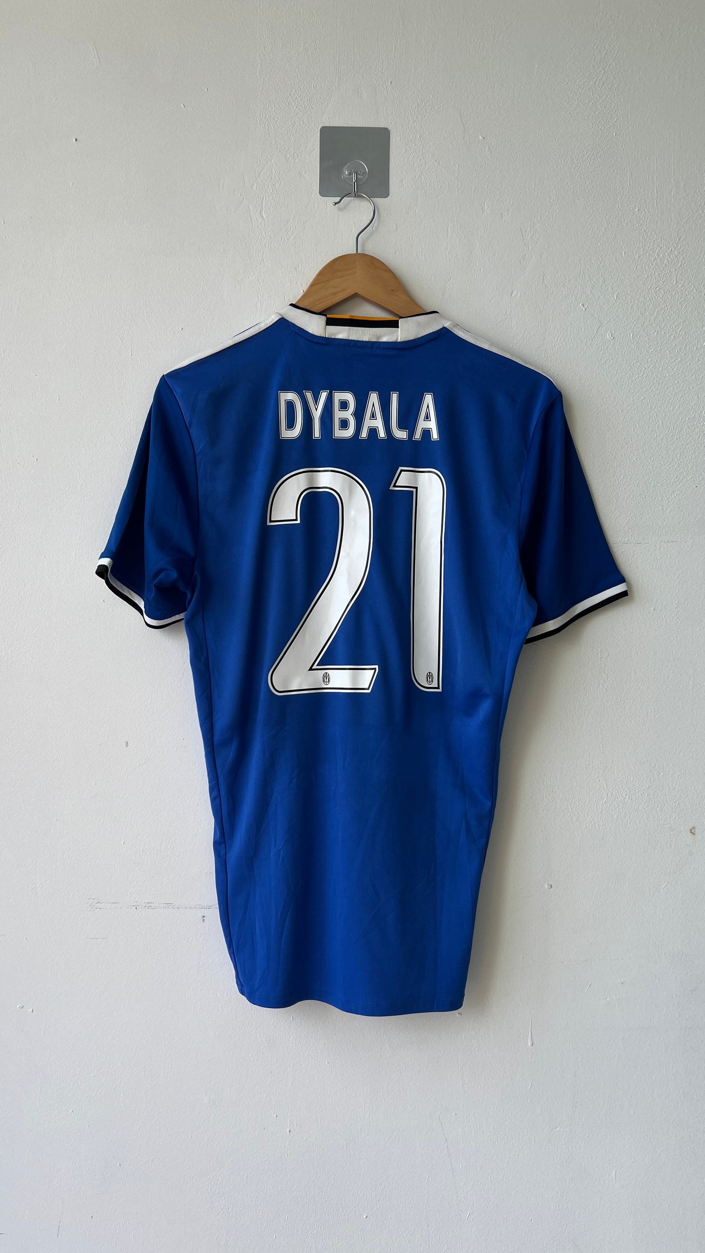 Juventus 2016-17 Away Shirt Dybala #21 (M)