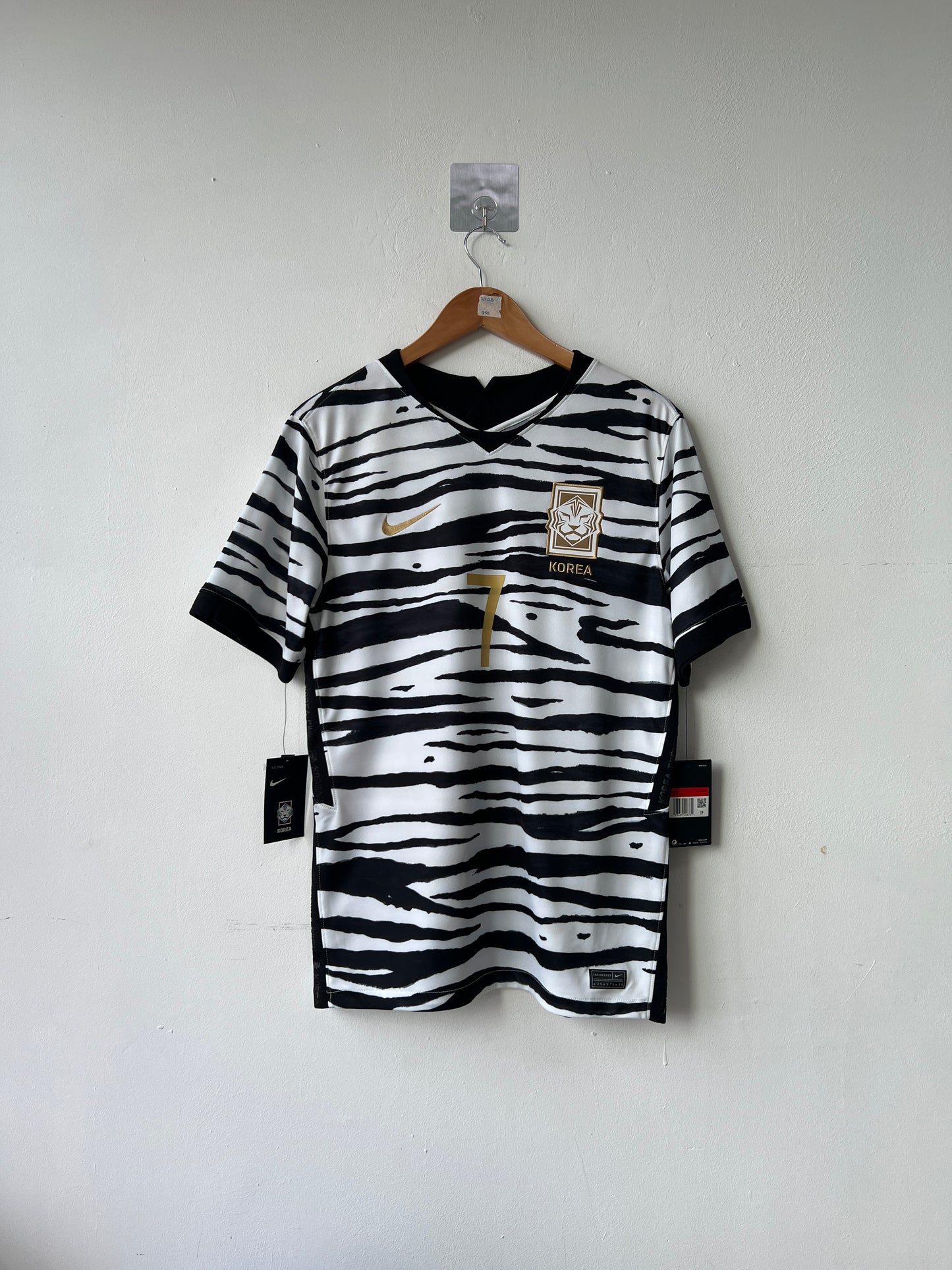 (L fits M) South Korea 2020-21 Away Shirt Son #7 (NEW)