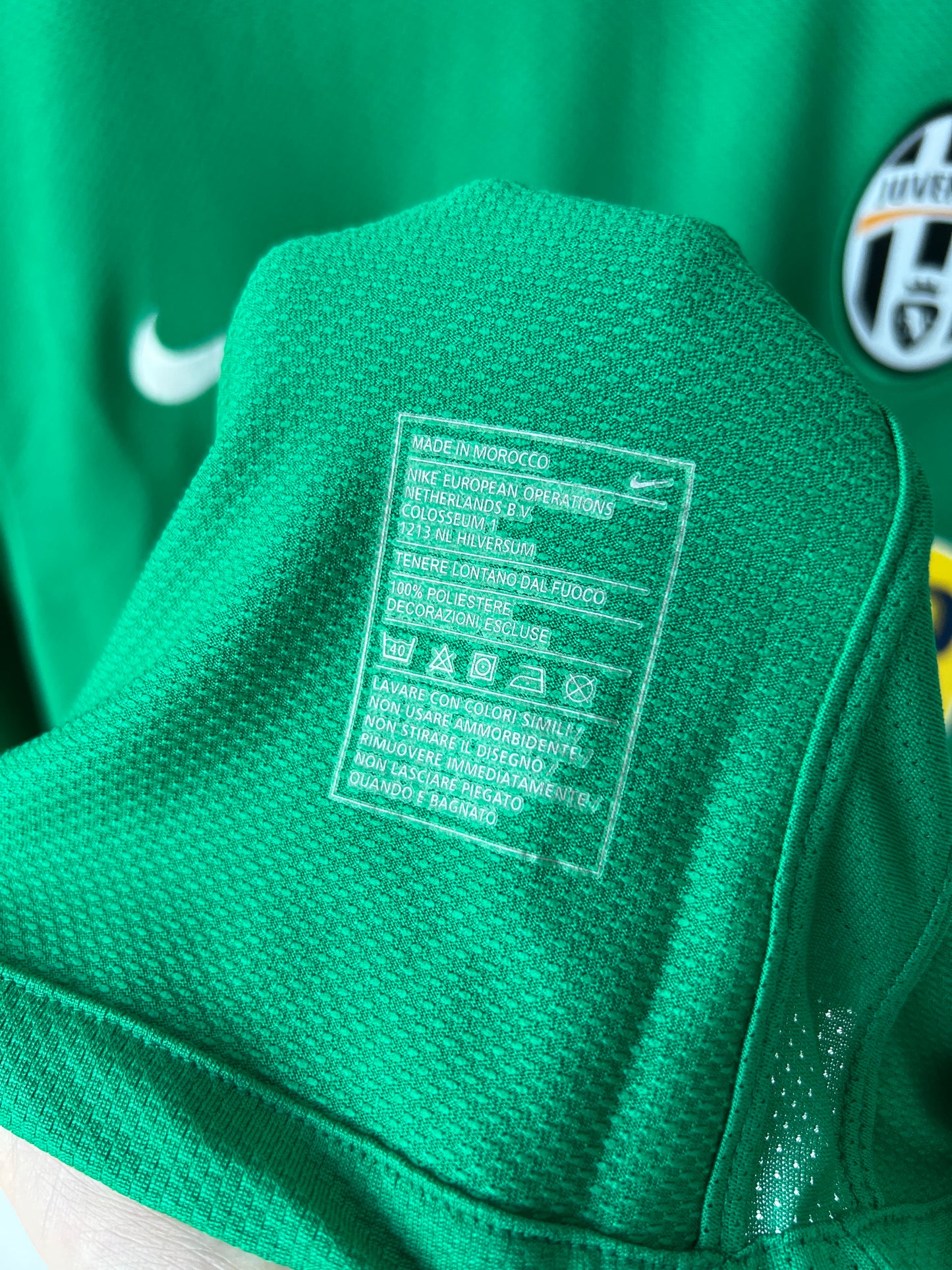 (L fits M) Juventus 2009-10 GK Player Version Shirt Buffon #1