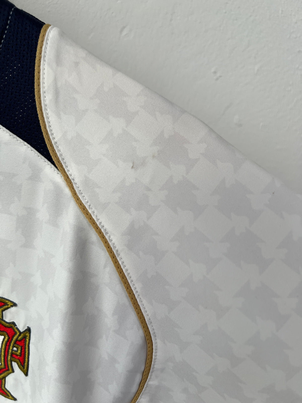 (M) Portugal 2004-06 Away Shirt Rui Costa #10