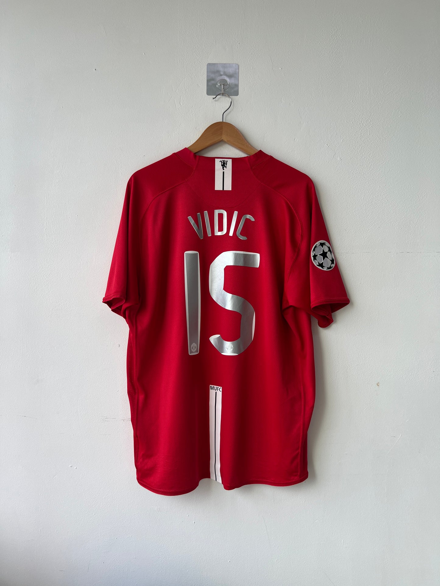 (XXL fits XL) Manchester United 2007-09 Home Shirt Vidic #15