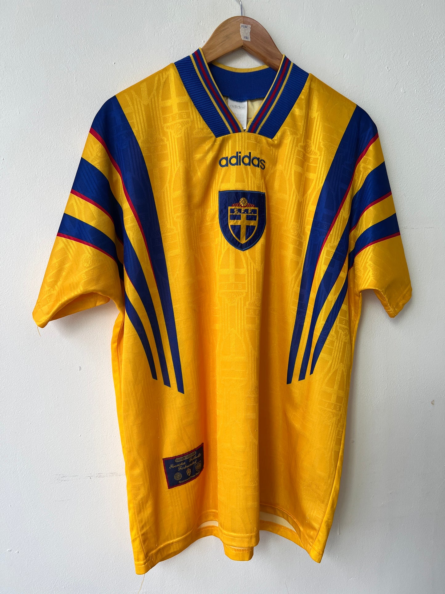 (L) Sweden 1996-98 Home Shirt