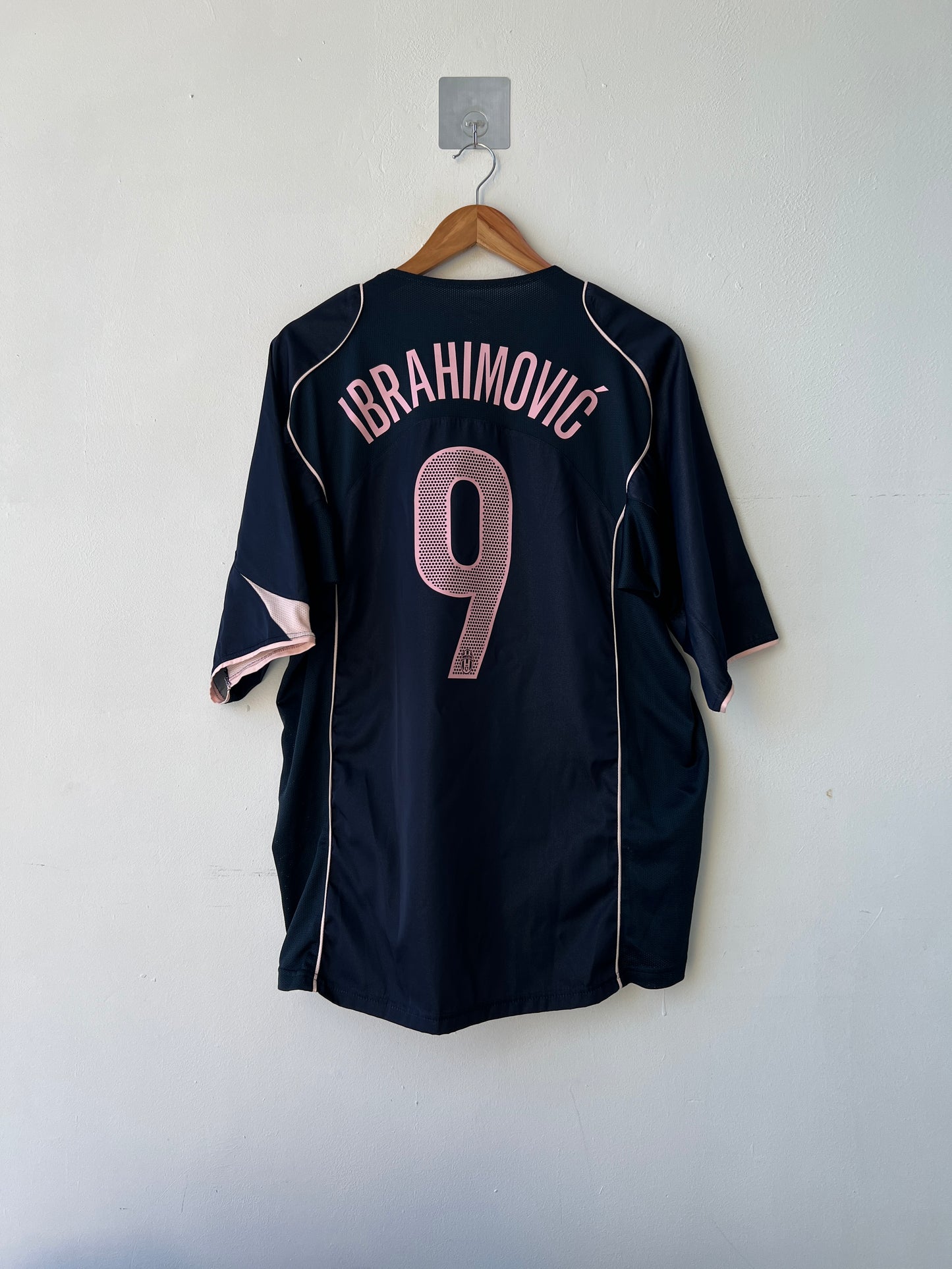 (XL) Juventus 2004-05 Away Shirt Ibrahimovic #9