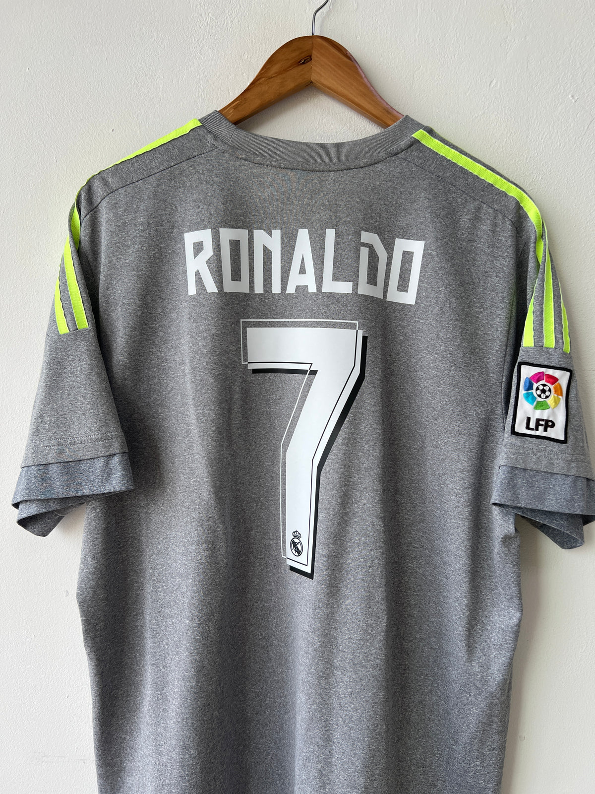 (XL) Real Madrid 2015-16 Away Shirt Ronaldo #7