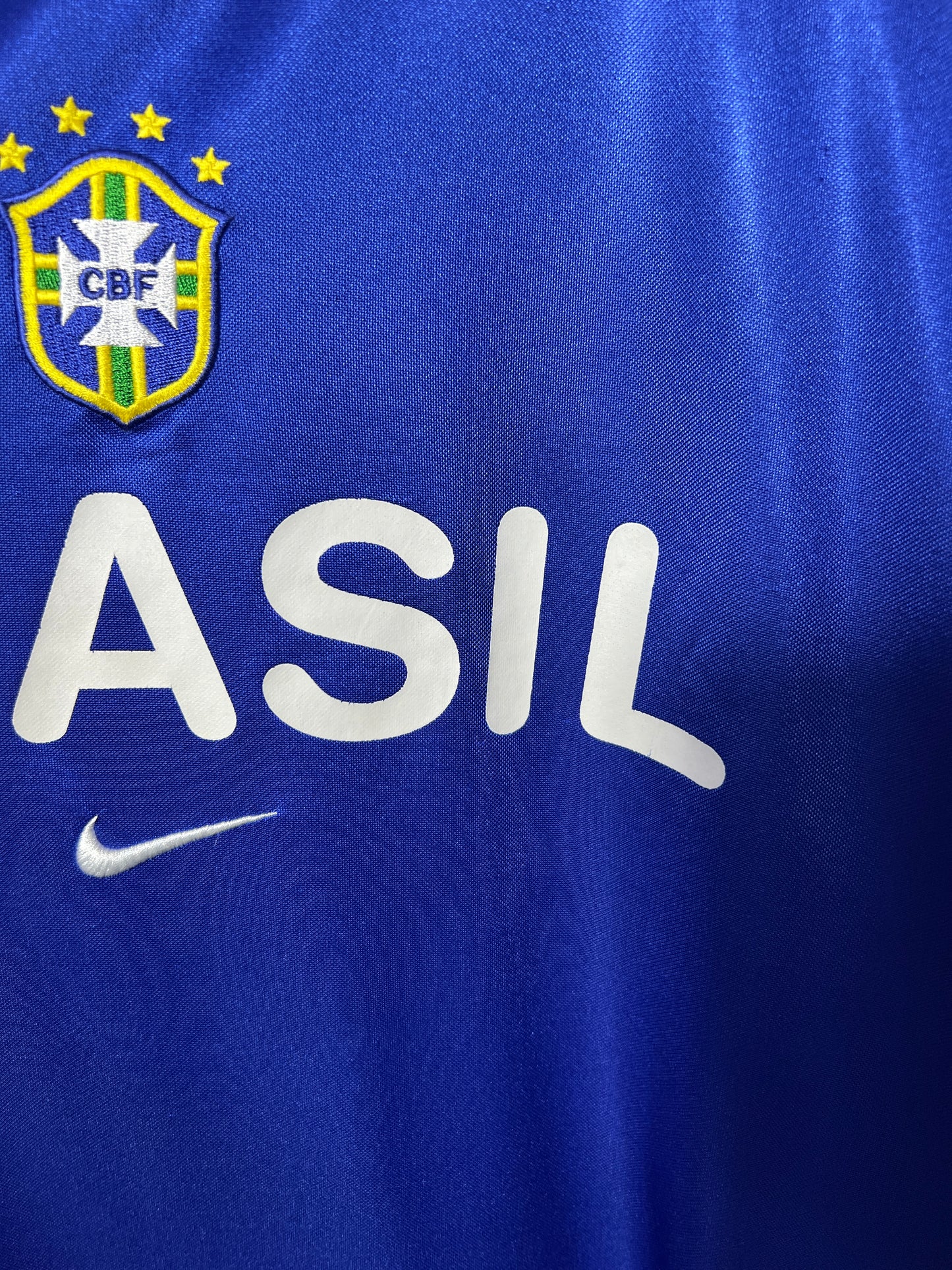 (M fits L) Brazil 2002 Nike Training Shirt