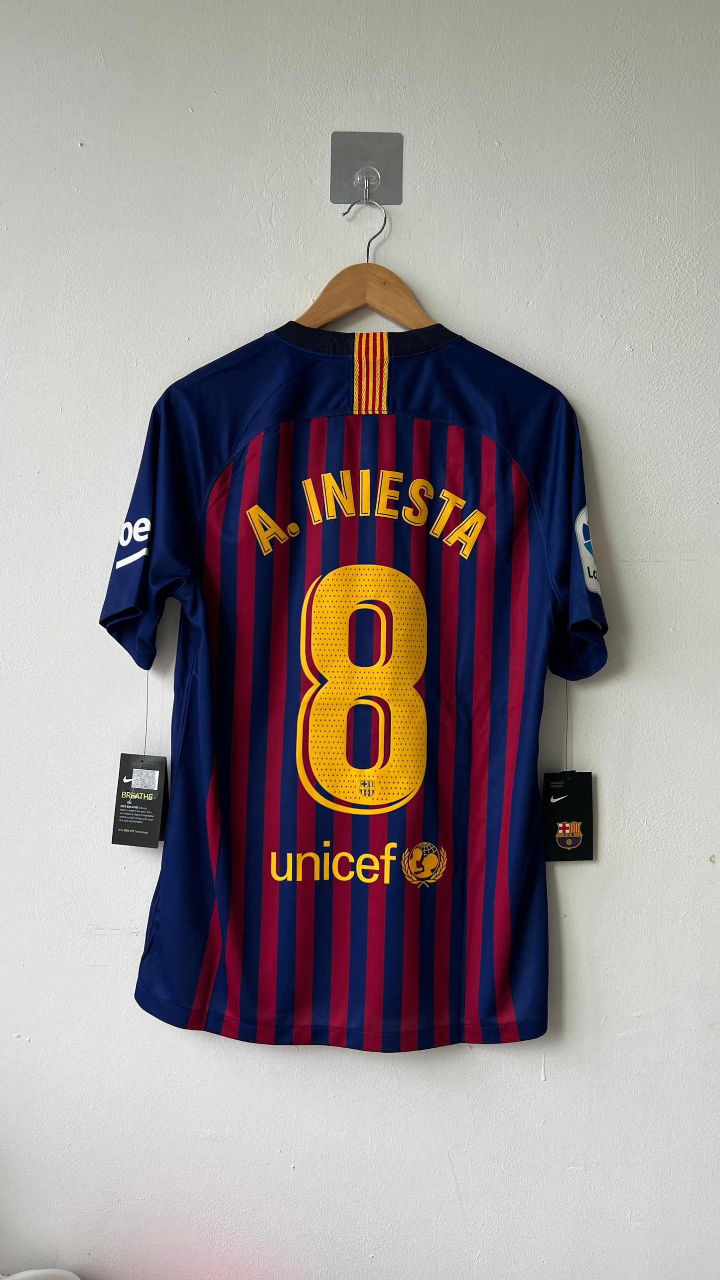 Barcelona 2018-19 Home Shirt Iniesta #8 Tribute Match (Brand New) (M)